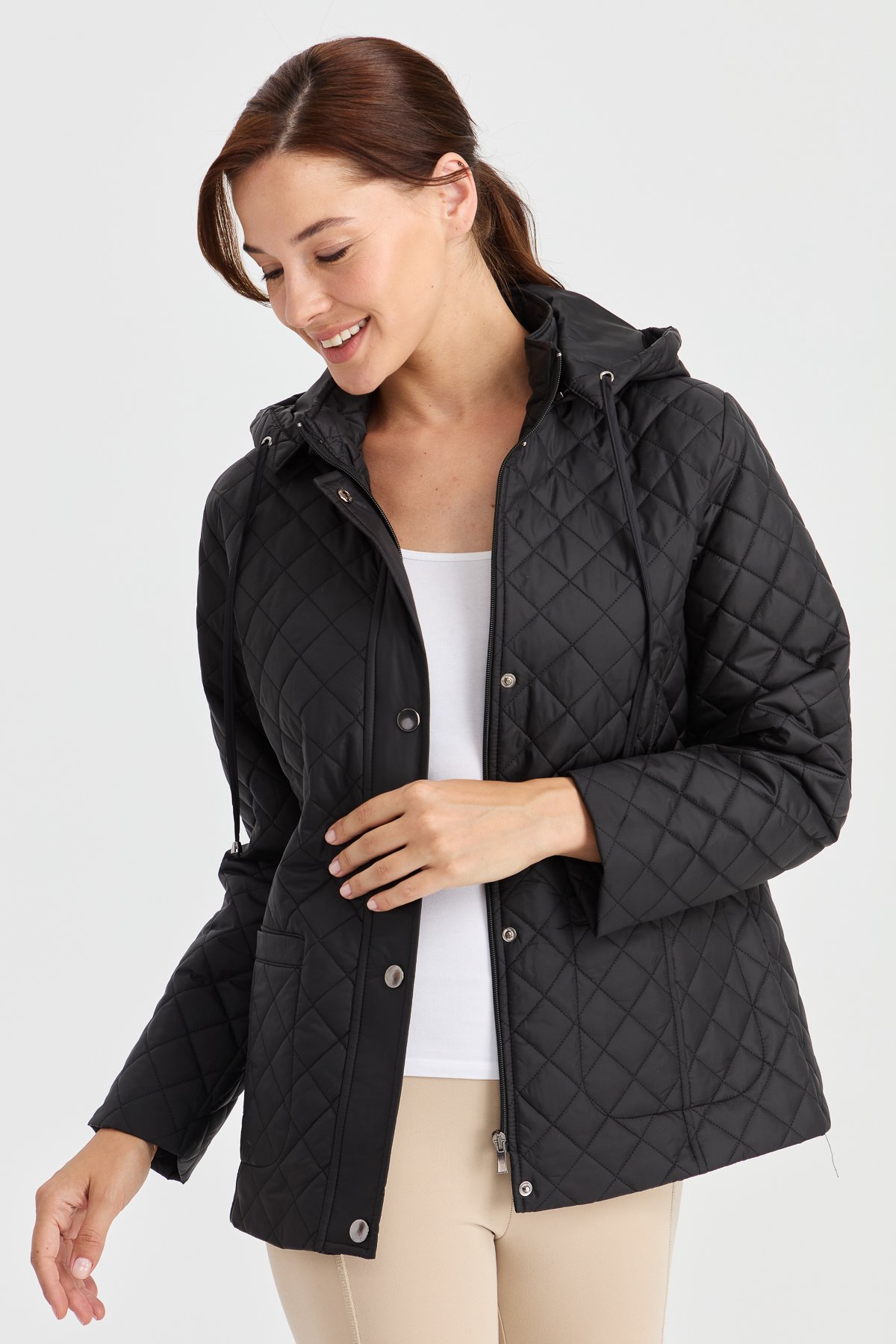 23405Kadın Kapüşonlu Dış Cepli Kısa Kapitone Ceket Siyah