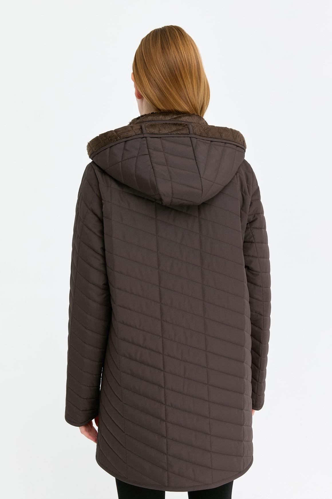 24421Kadın Kapüşonlu Enine Çizgili Araboy Kapitone Kaban Kahve