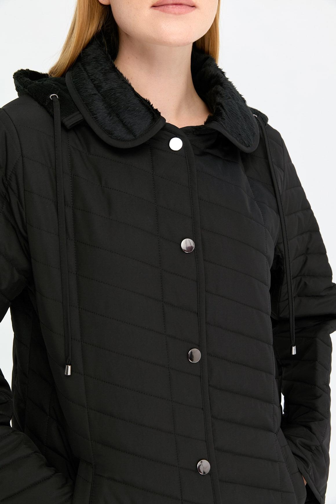 24421Kadın Kapüşonlu Enine Çizgili Araboy Kapitone Kaban Siyah