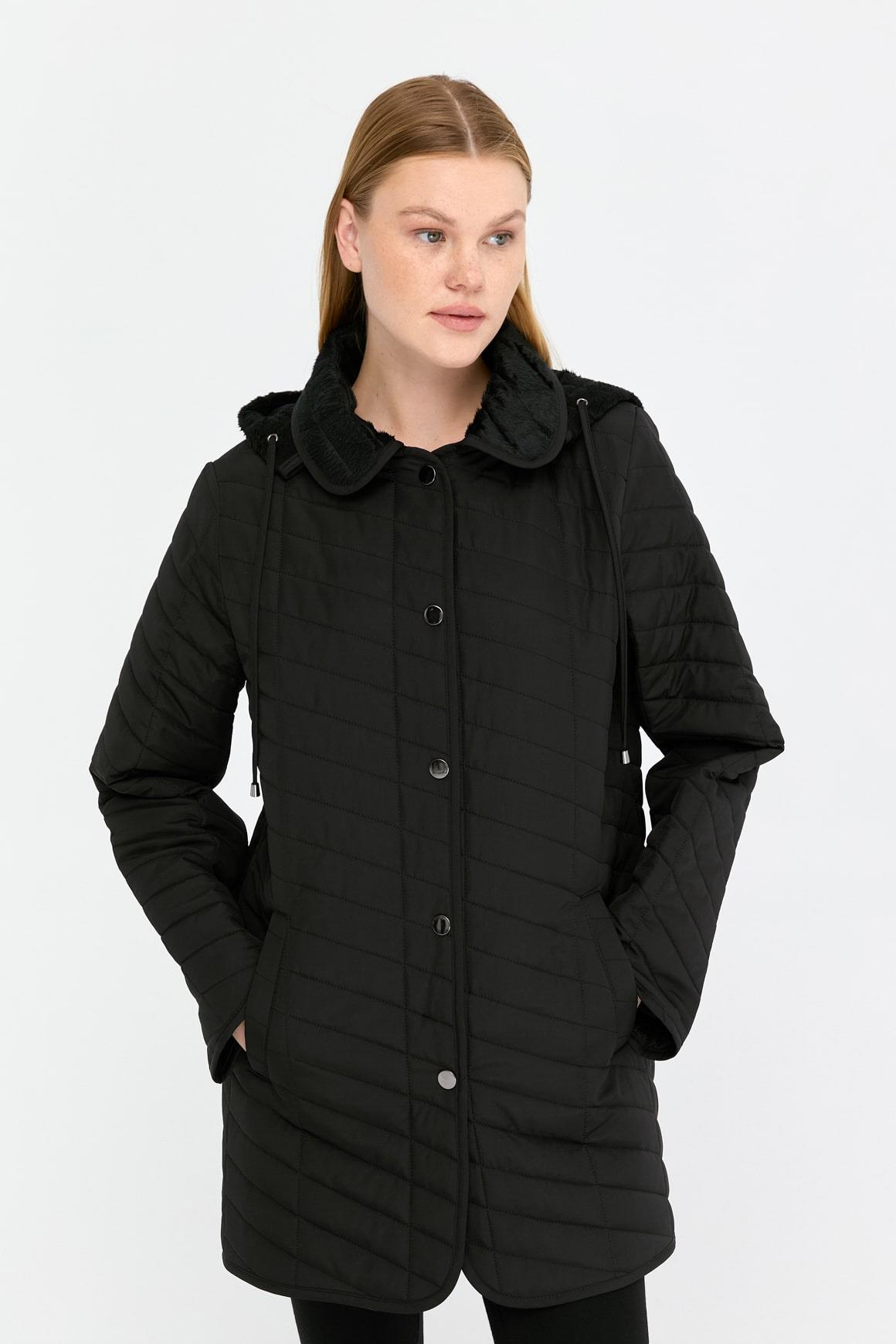 24421Kadın Kapüşonlu Enine Çizgili Araboy Kapitone Kaban Siyah