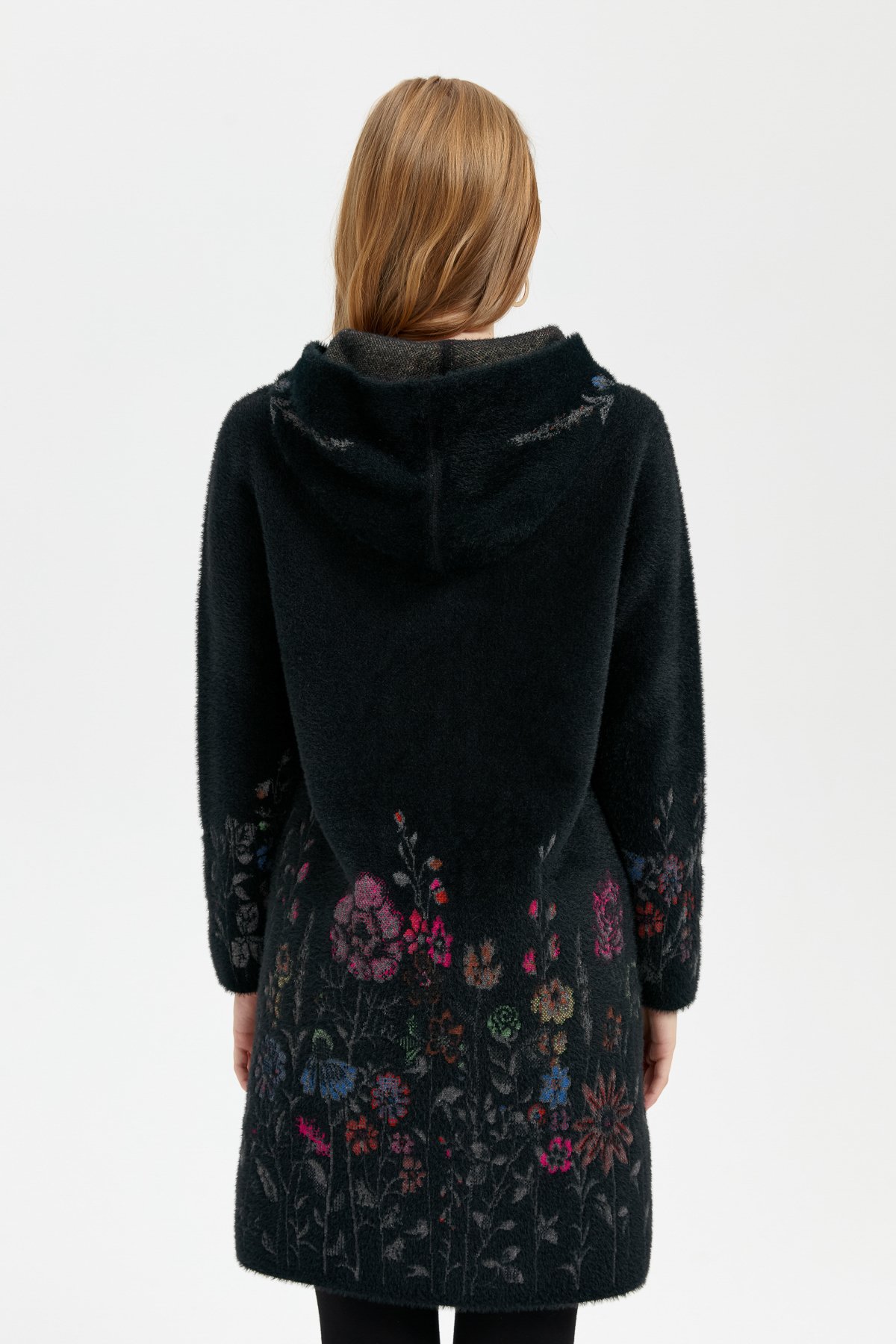 24007Kadın Kapüşonlu Eteği ve Kolu Kır Çiçeği Desenli Uzun Kaban Siyah