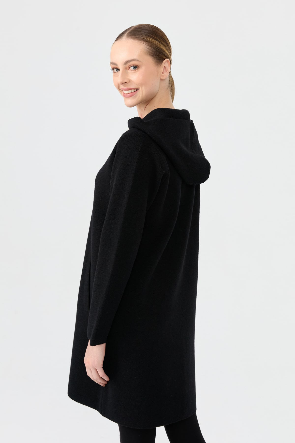 24044Kadın Kapüşonlu Fermuarlı Basic Uzun Yün Kaban Siyah