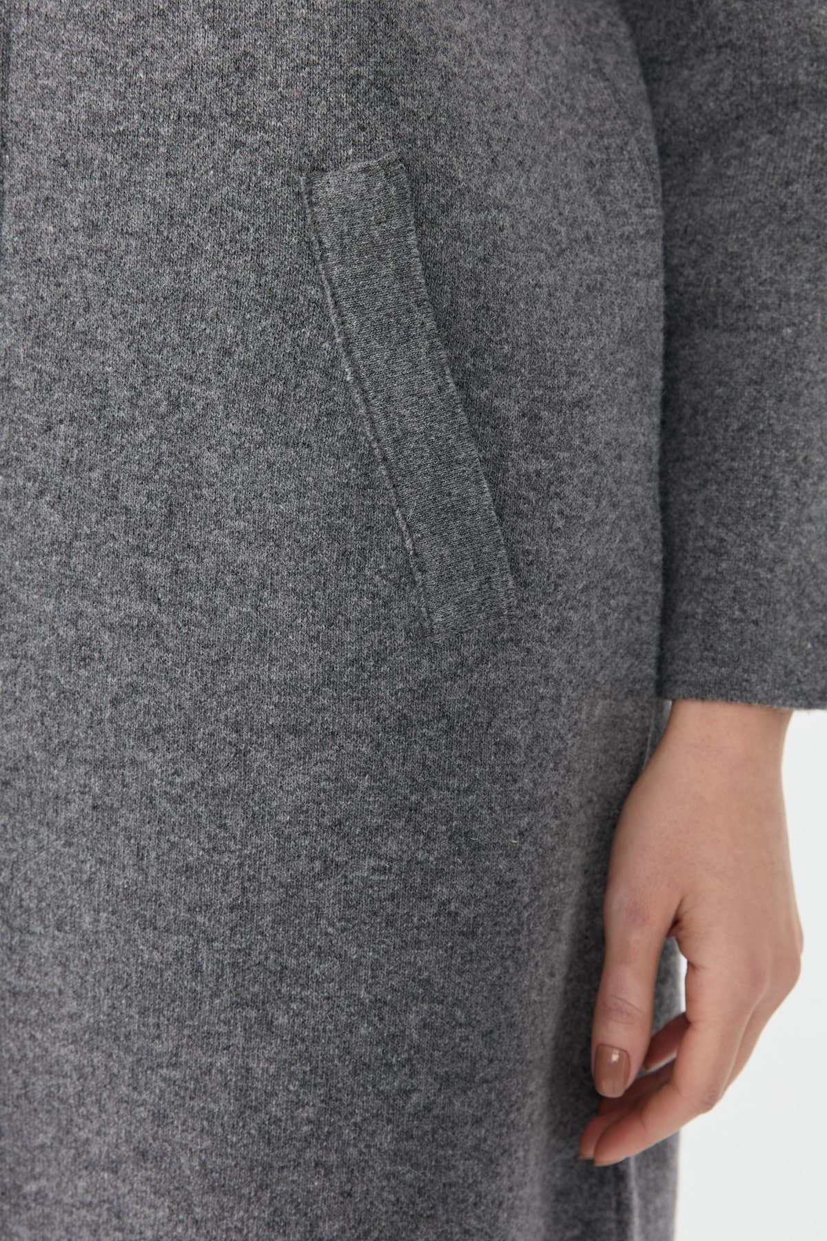 24044Kadın Kapüşonlu Fermuarlı Basic Uzun Yün Kaban Füme