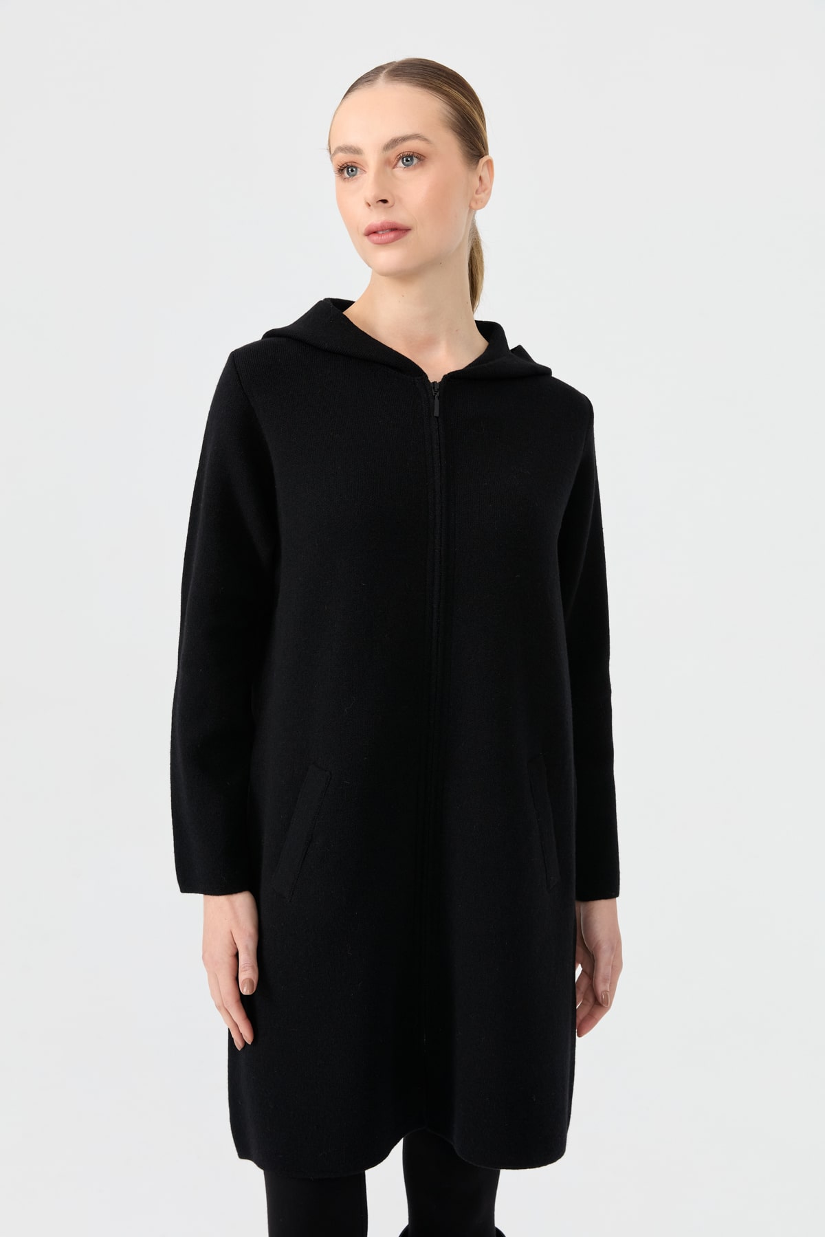24044Kadın Kapüşonlu Fermuarlı Basic Uzun Yün Kaban Siyah