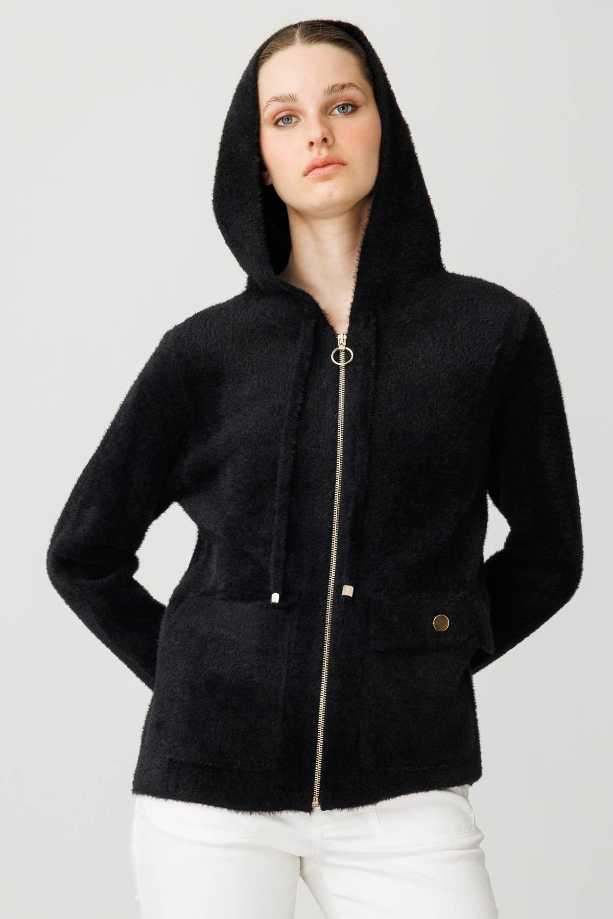 25005Kadın Kapüşonlu Fermuarlı Kısa Triko Ceket Siyah
