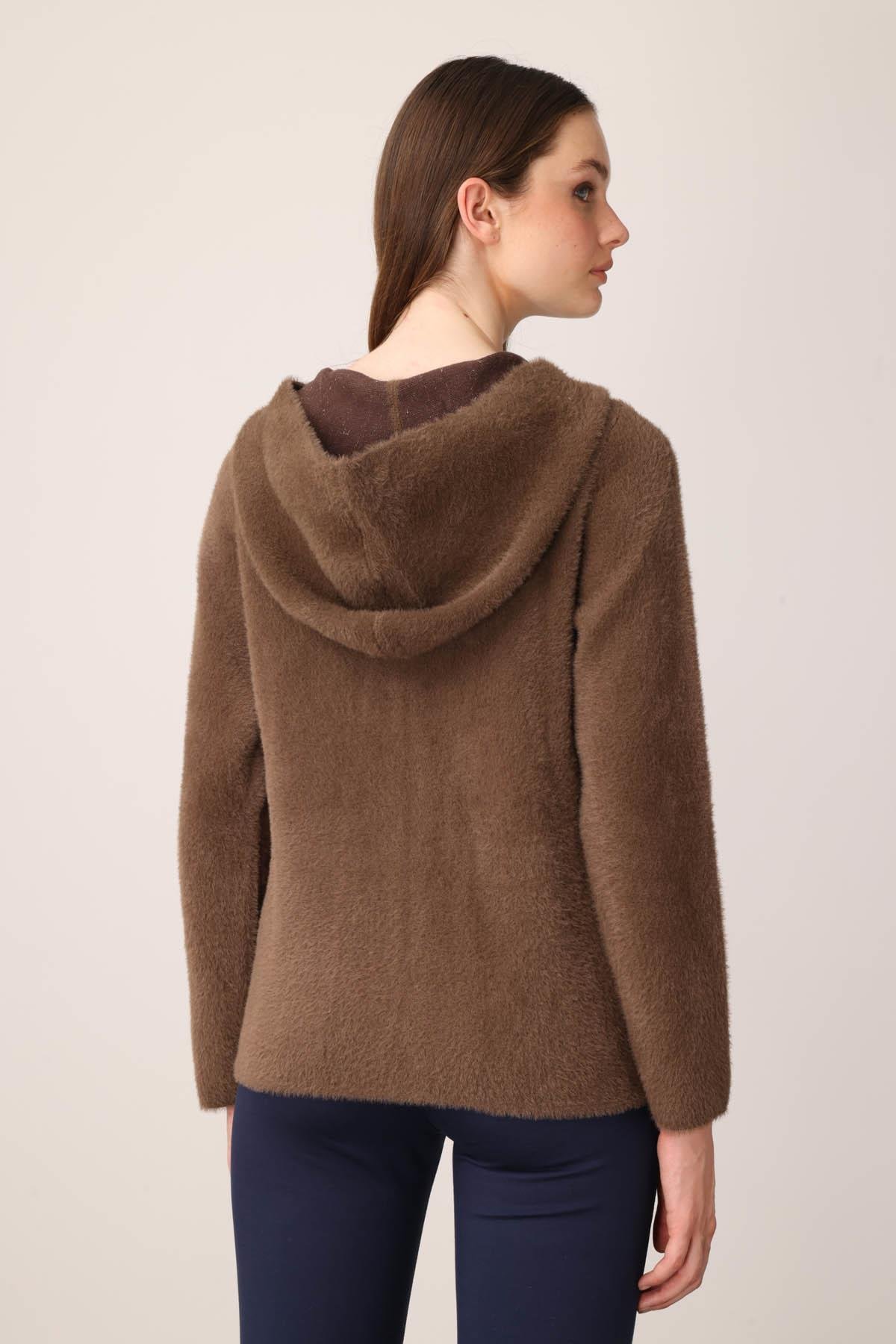 25005Kadın Kapüşonlu Fermuarlı Kısa Triko Ceket Kahve