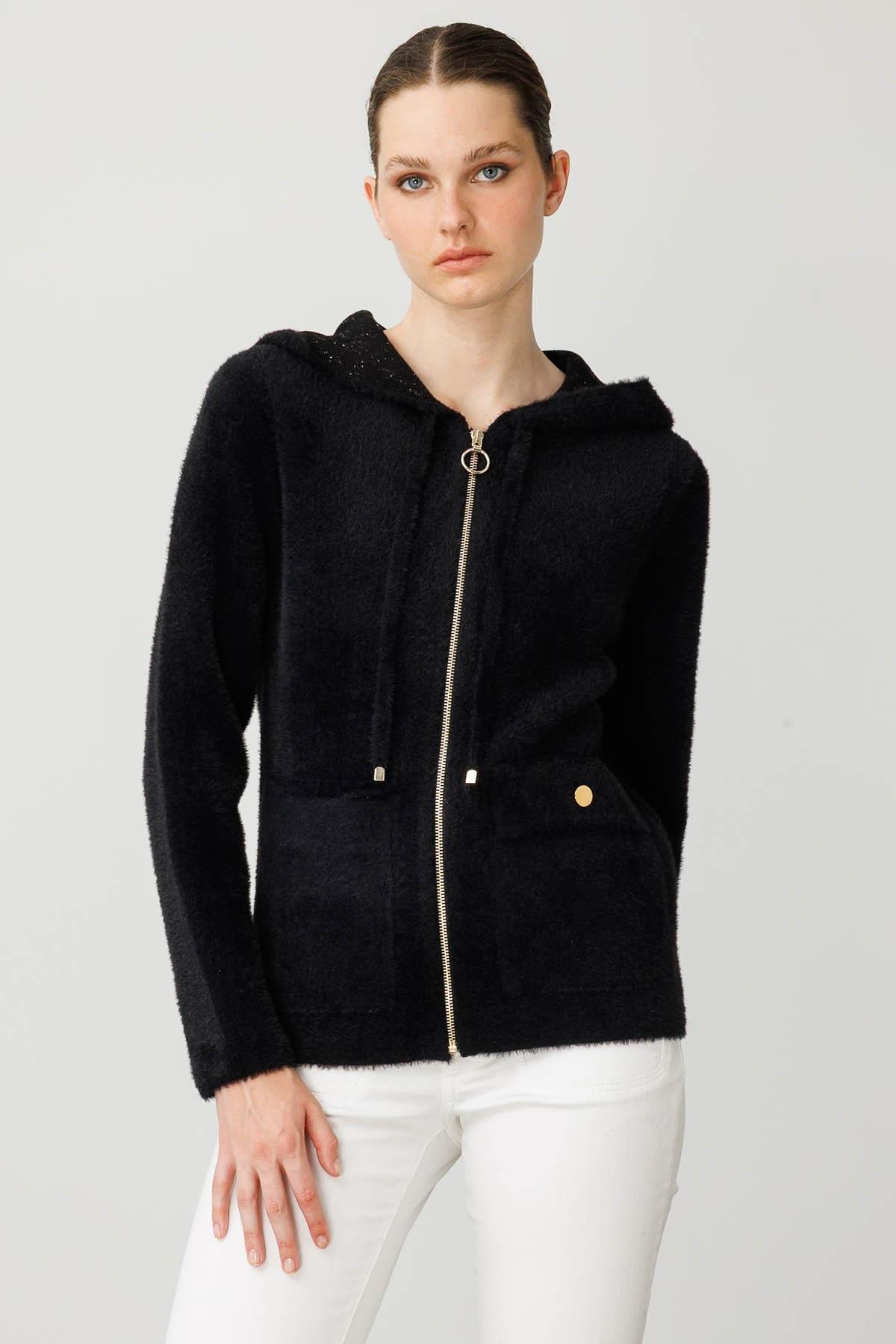 25005Kadın Kapüşonlu Fermuarlı Kısa Triko Ceket Siyah