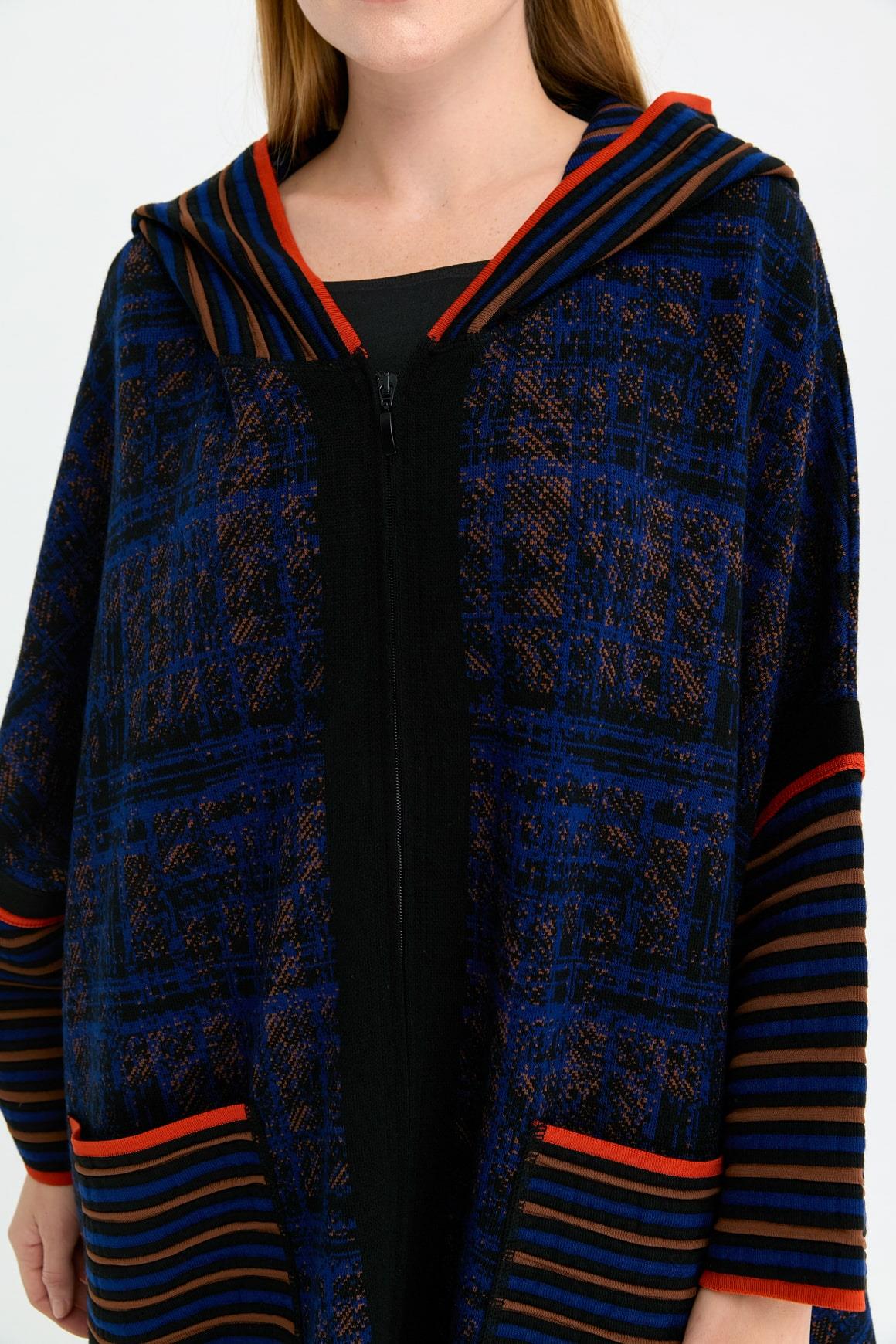 23064Kadın Kapüşonlu Fermuarlı Panço Siyah