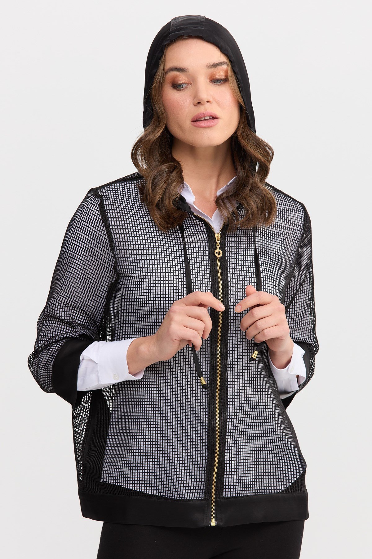 22817Kadın Kapüşonlu File Kumaş Ceket Siyah