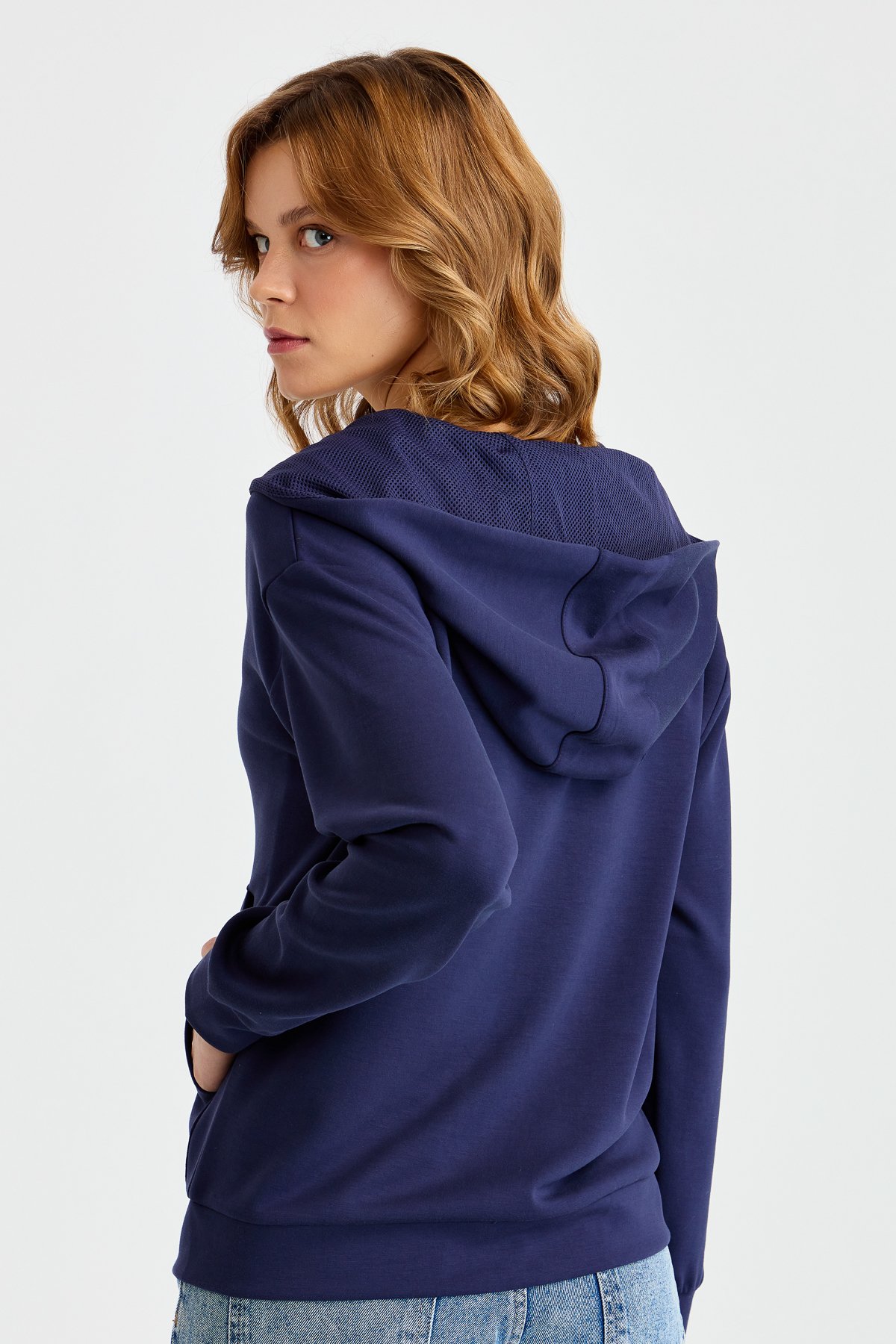 KMK23005Женский сетчатый свитер с капюшоном и боковыми карманами