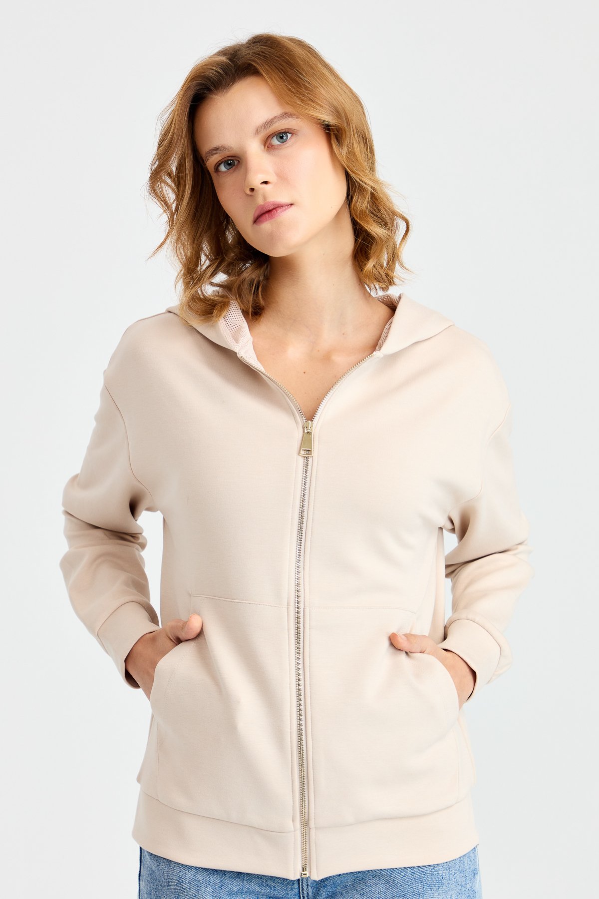 KMK23005Женский сетчатый свитер с капюшоном и боковыми карманами