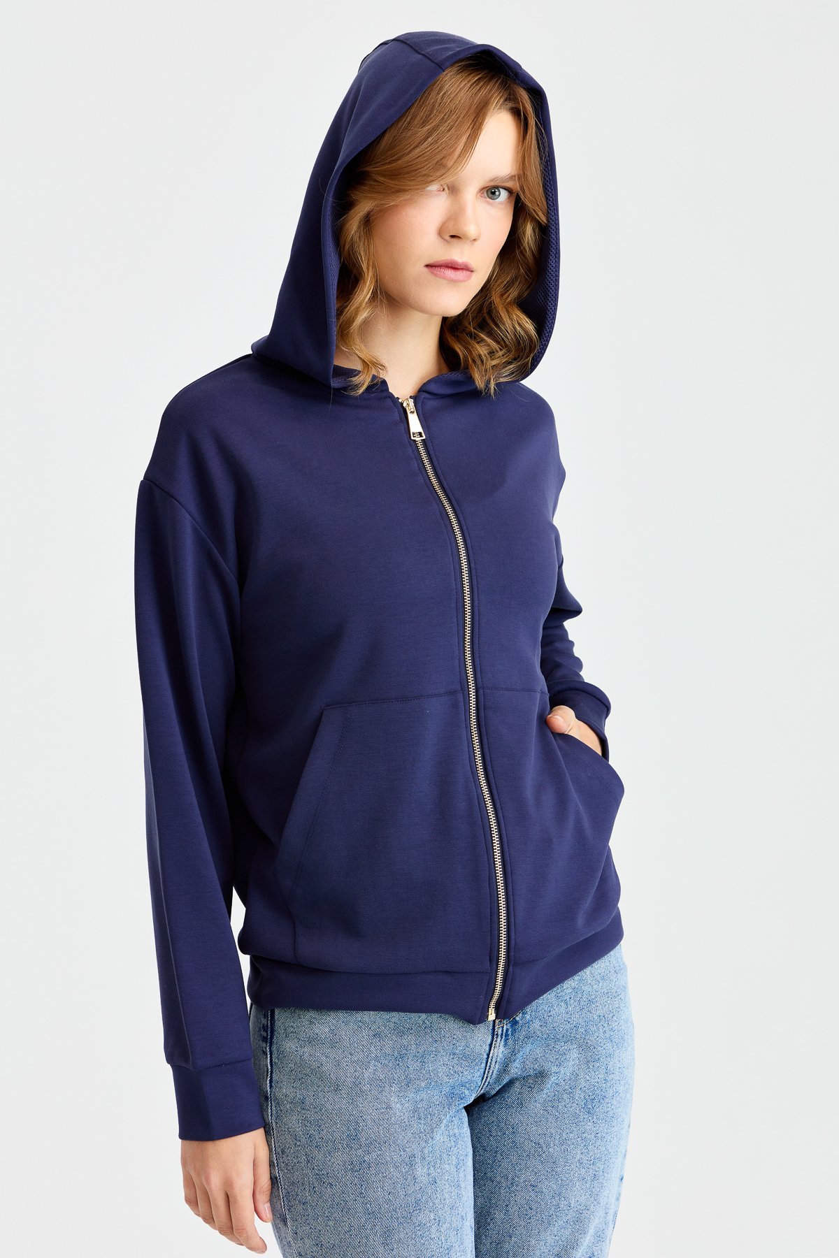 KMK23005Женский сетчатый свитер с капюшоном и боковыми карманами