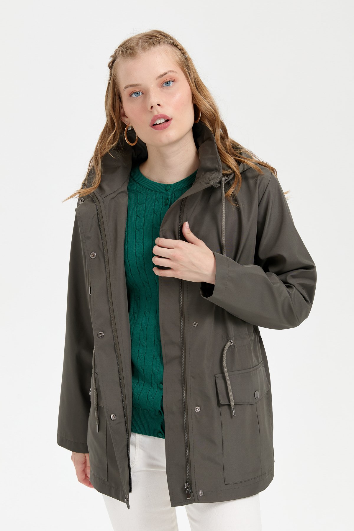 24416Kadın Kapüşonlu Kapaklı Cepli Kısa Trençkot Yeşil