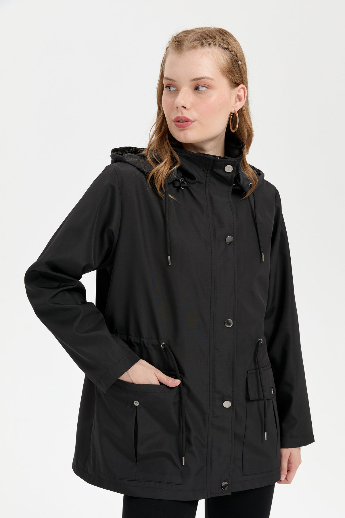 24416Kadın Kapüşonlu Kapaklı Cepli Kısa Trençkot Siyah