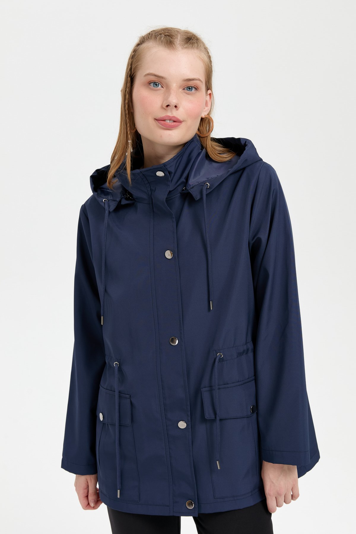 24416Kadın Kapüşonlu Kapaklı Cepli Kısa Trençkot Lacivert