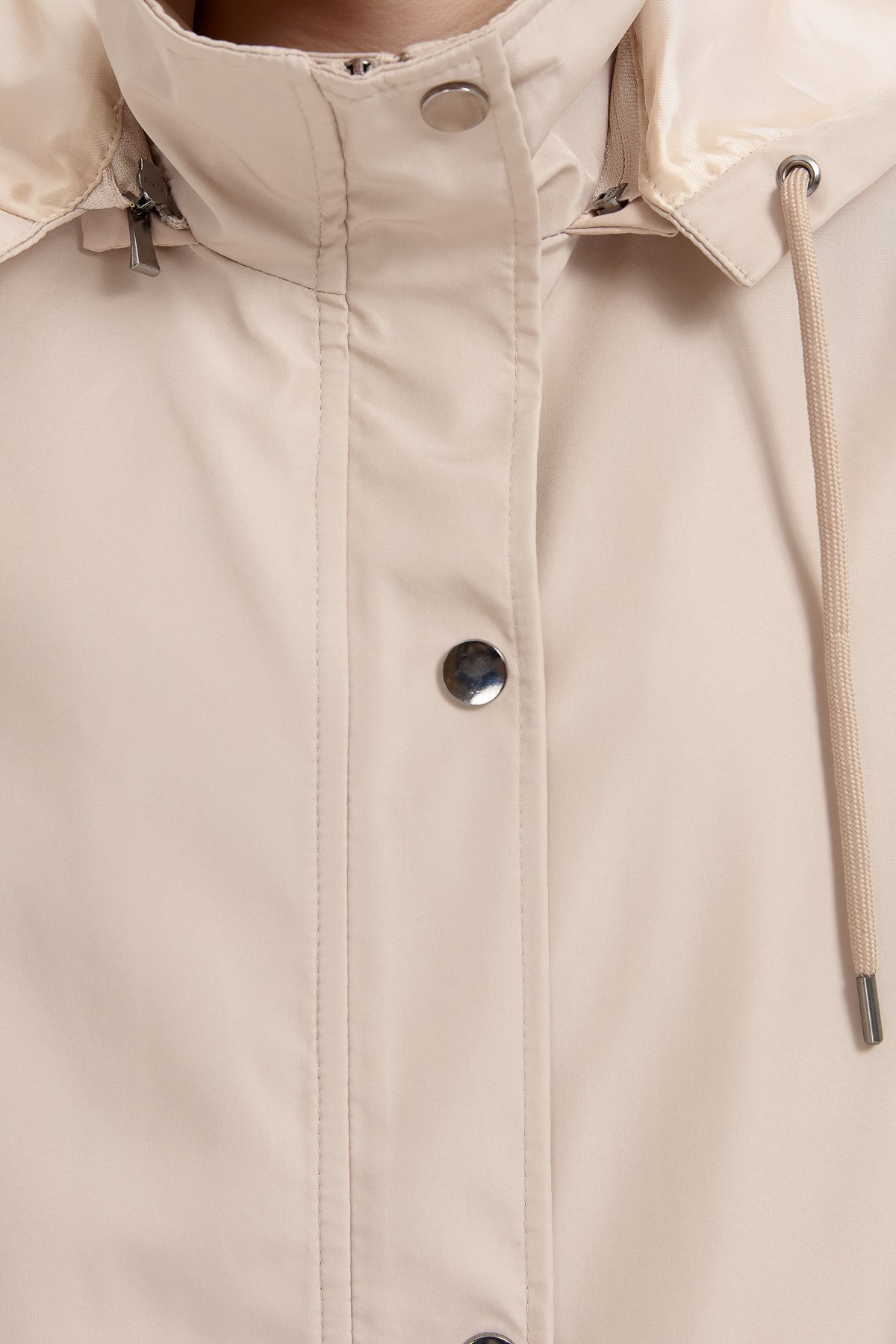 24416Kadın Kapüşonlu Kapaklı Cepli Kısa Trençkot Bej