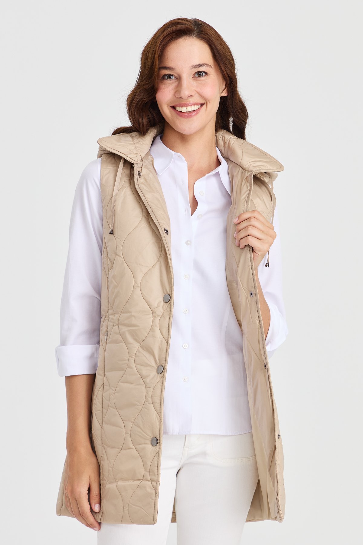 23406Kadın Kapüşonlu Kapitone Yelek Bej