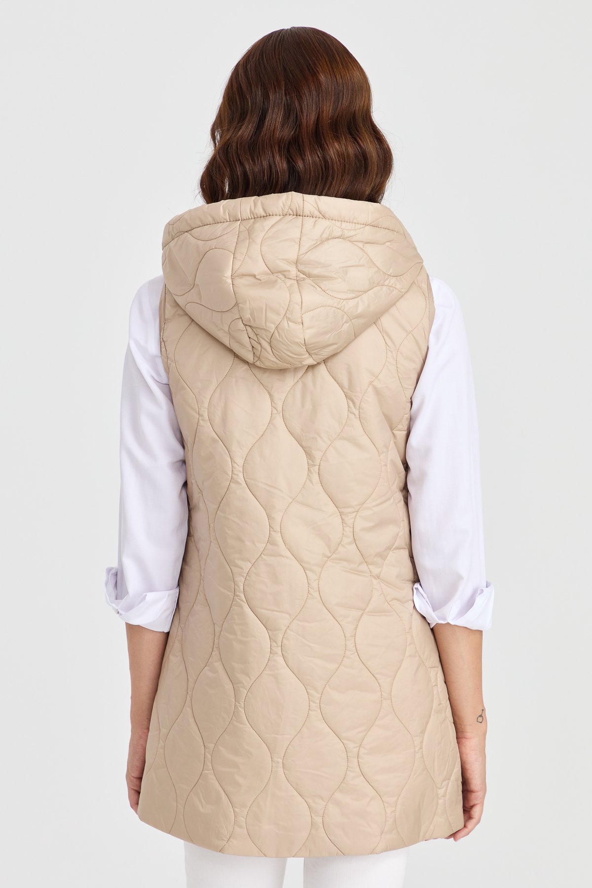 23406Kadın Kapüşonlu Kapitone Yelek Bej