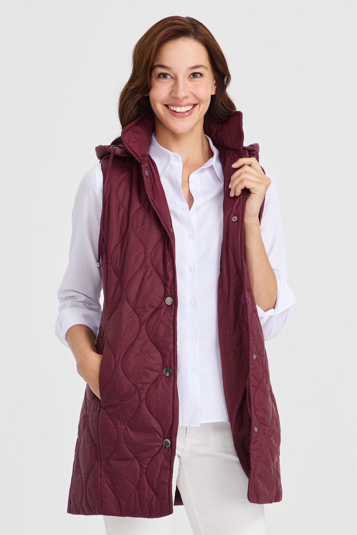 23406Kadın Kapüşonlu Kapitone Yelek Bordo