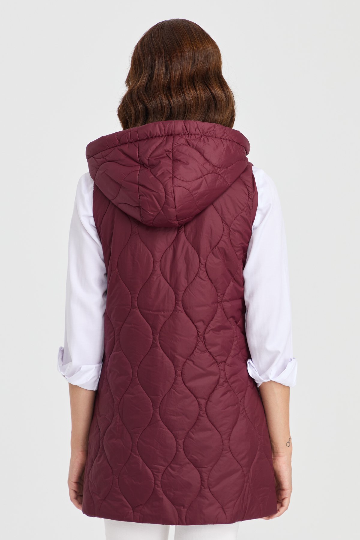 23406Kadın Kapüşonlu Kapitone Yelek Bordo