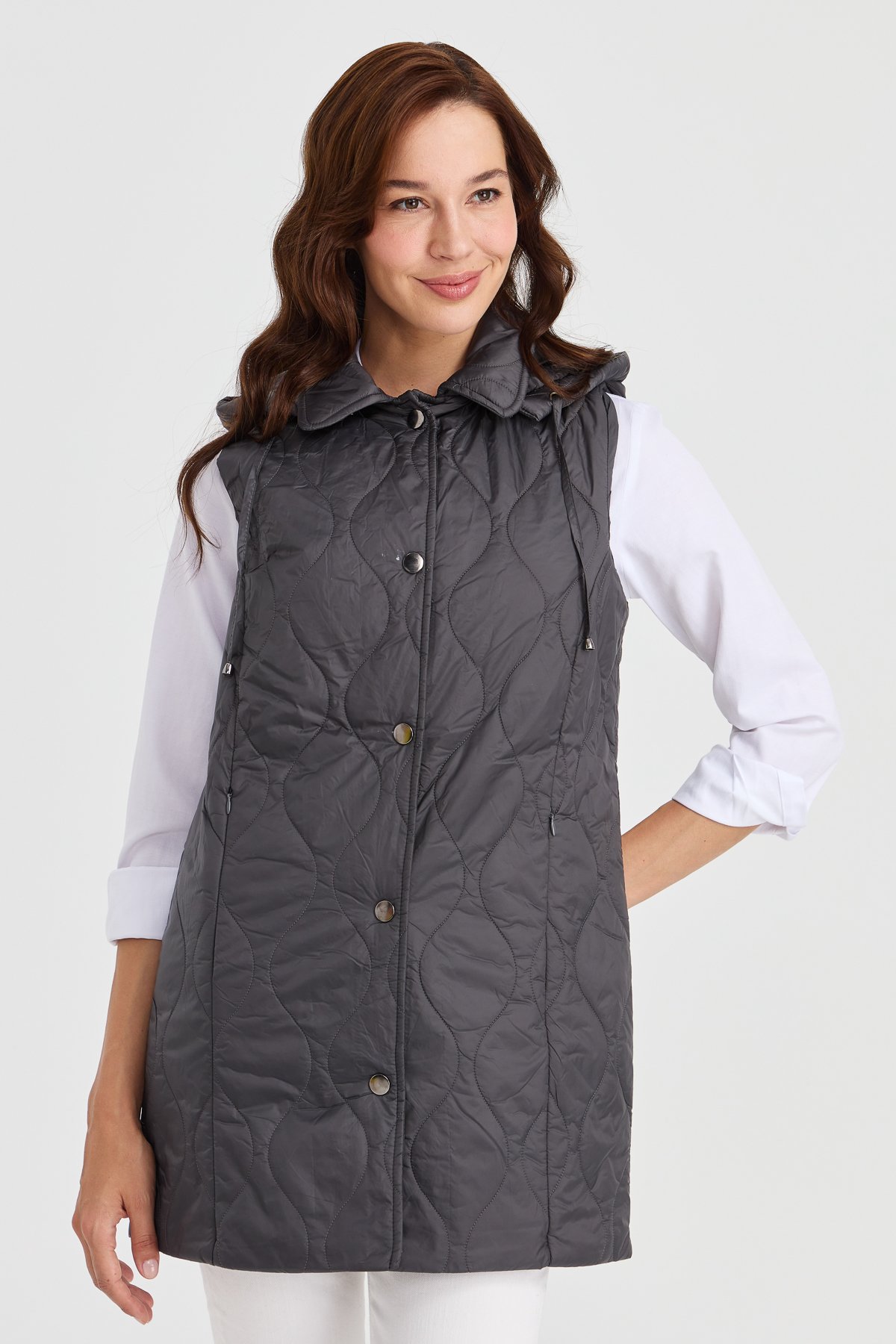 23406Kadın Kapüşonlu Kapitone Yelek Gri