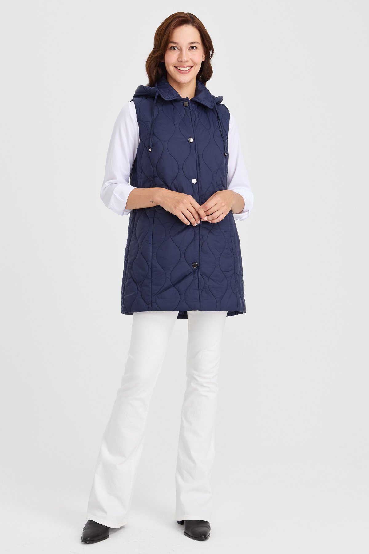 23406Kadın Kapüşonlu Kapitone Yelek Lacivert