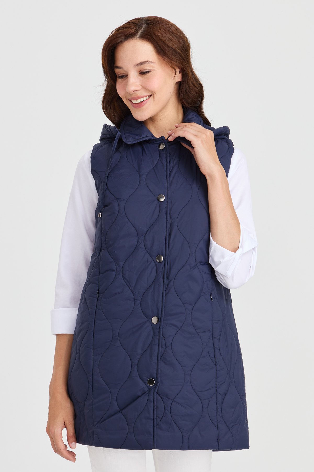 23406Kadın Kapüşonlu Kapitone Yelek Lacivert