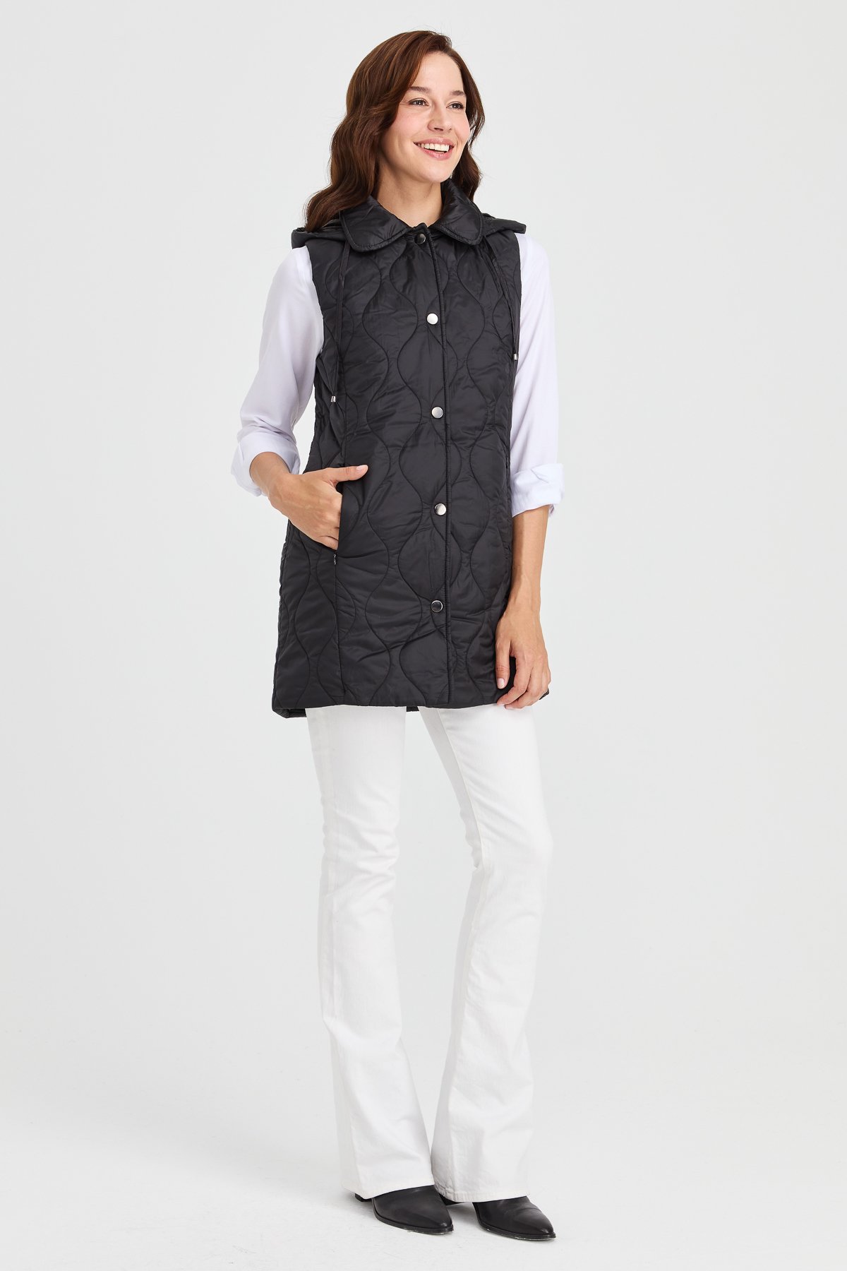 23406Kadın Kapüşonlu Kapitone Yelek Siyah