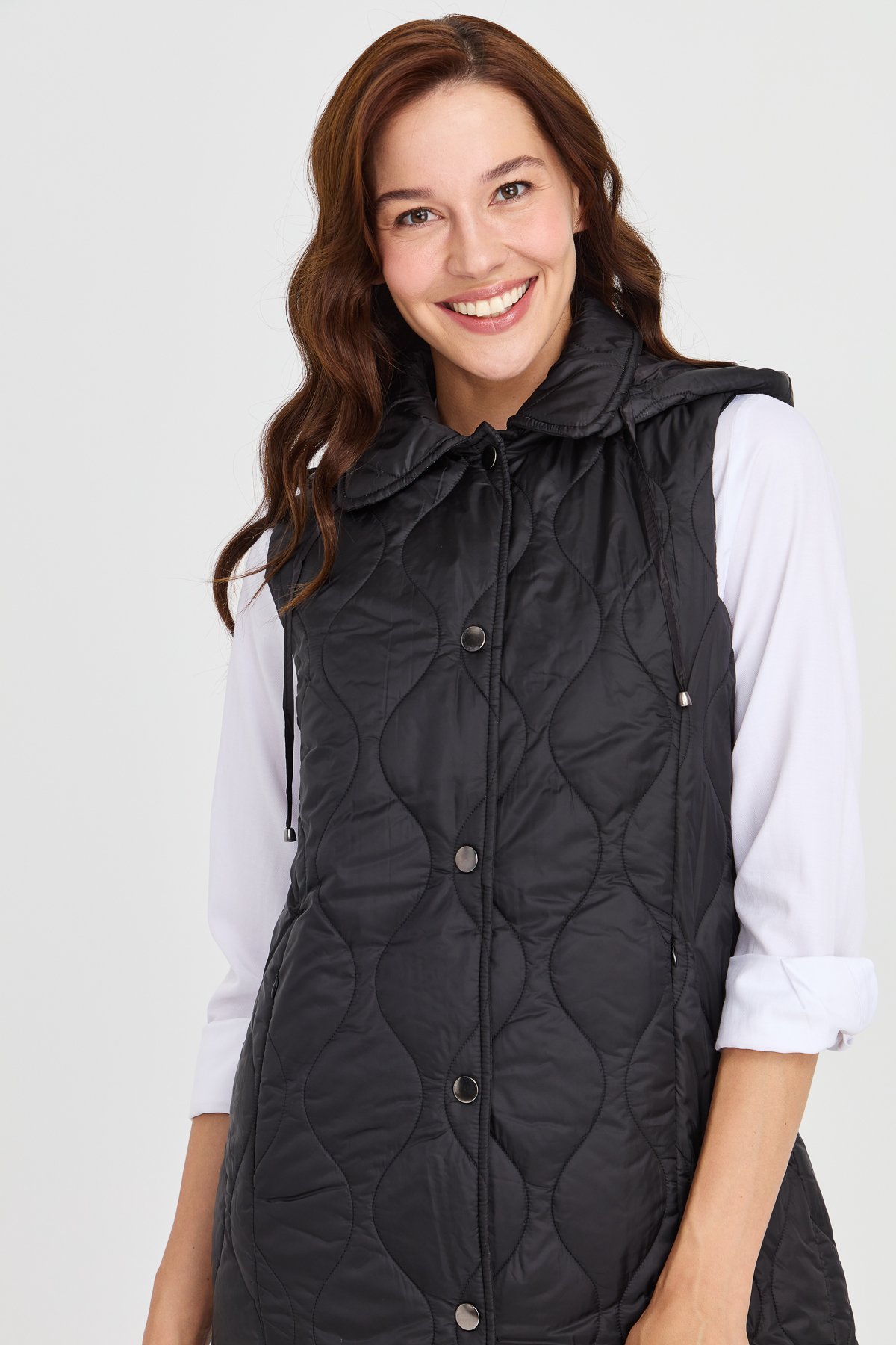 23406Kadın Kapüşonlu Kapitone Yelek Siyah