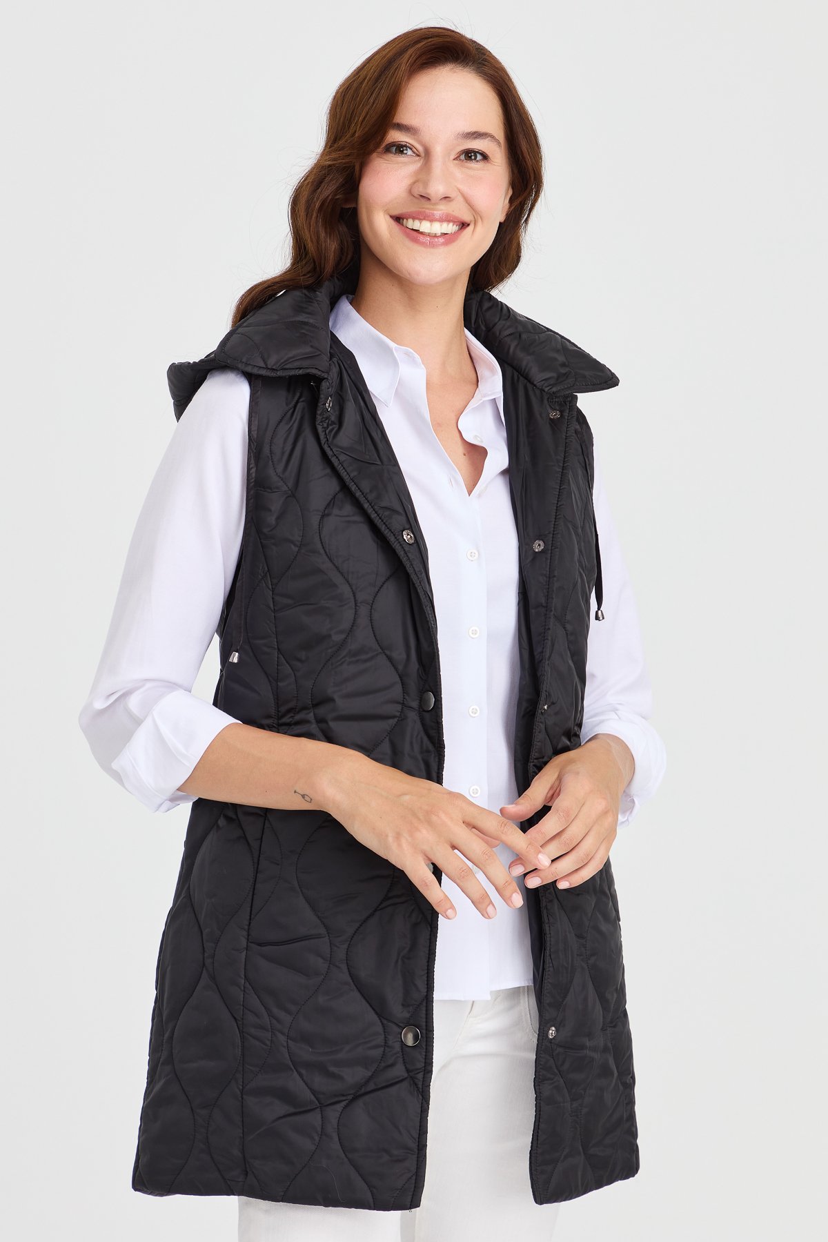 23406Kadın Kapüşonlu Kapitone Yelek Siyah