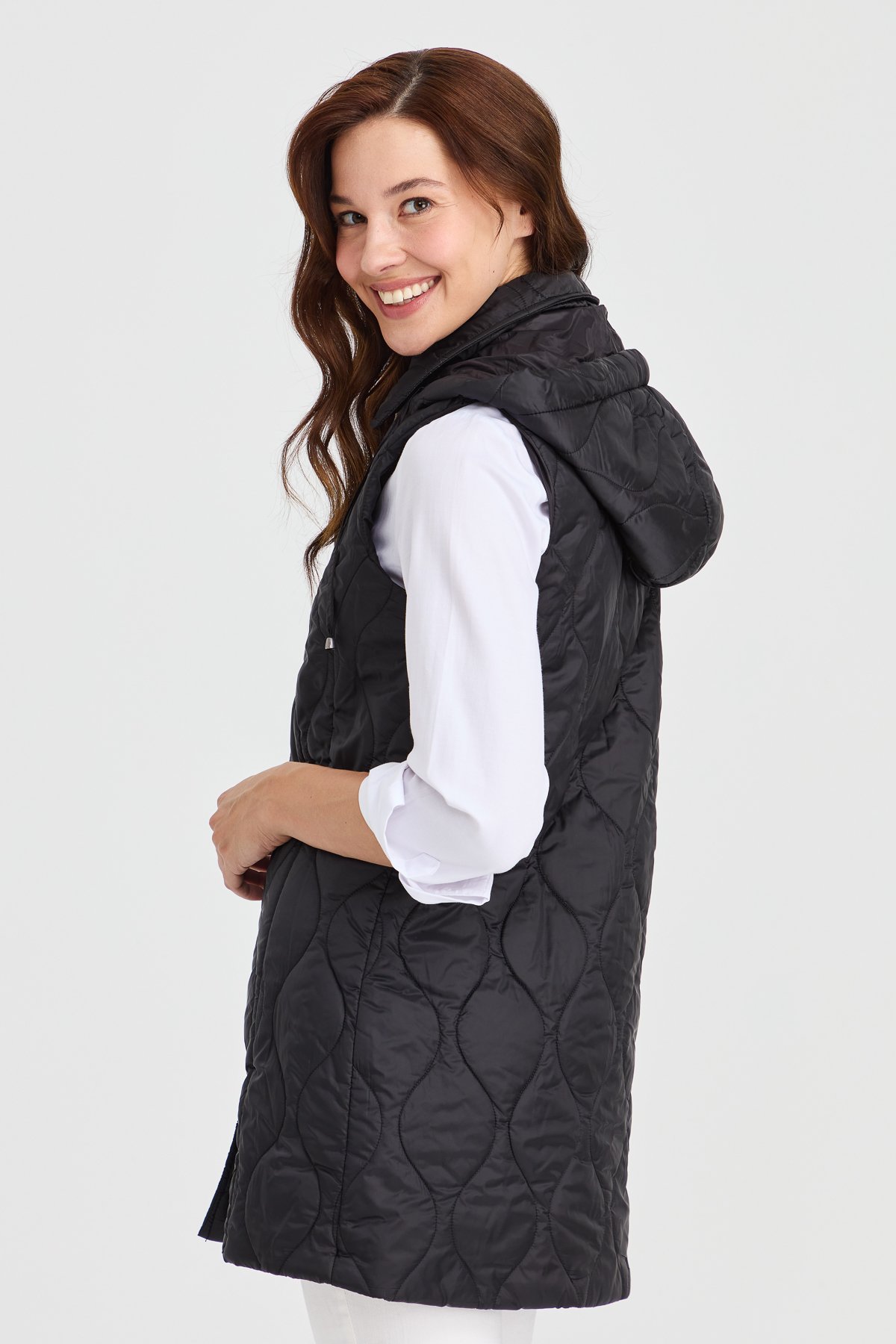 23406Kadın Kapüşonlu Kapitone Yelek Siyah