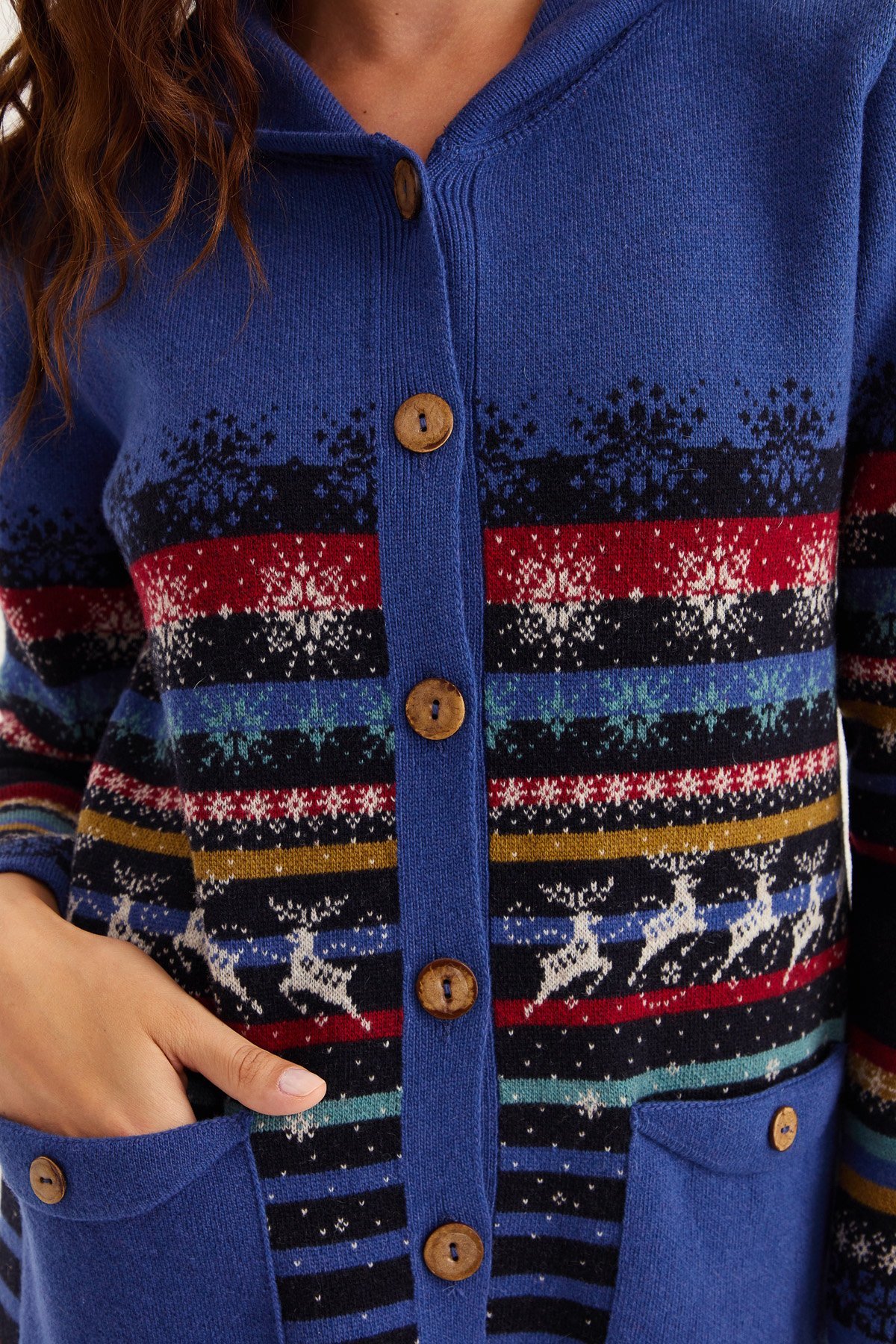 23012Kadın Kapüşonlu Kar ve Geyik Desenli Uzun Yün Kaban K.Lacivert