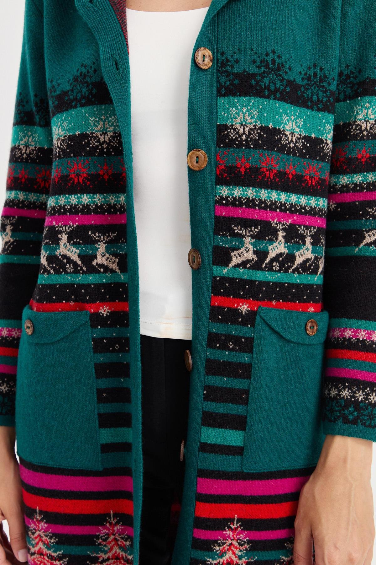 23012Kadın Kapüşonlu Kar ve Geyik Desenli Uzun Yün Kaban Siyah