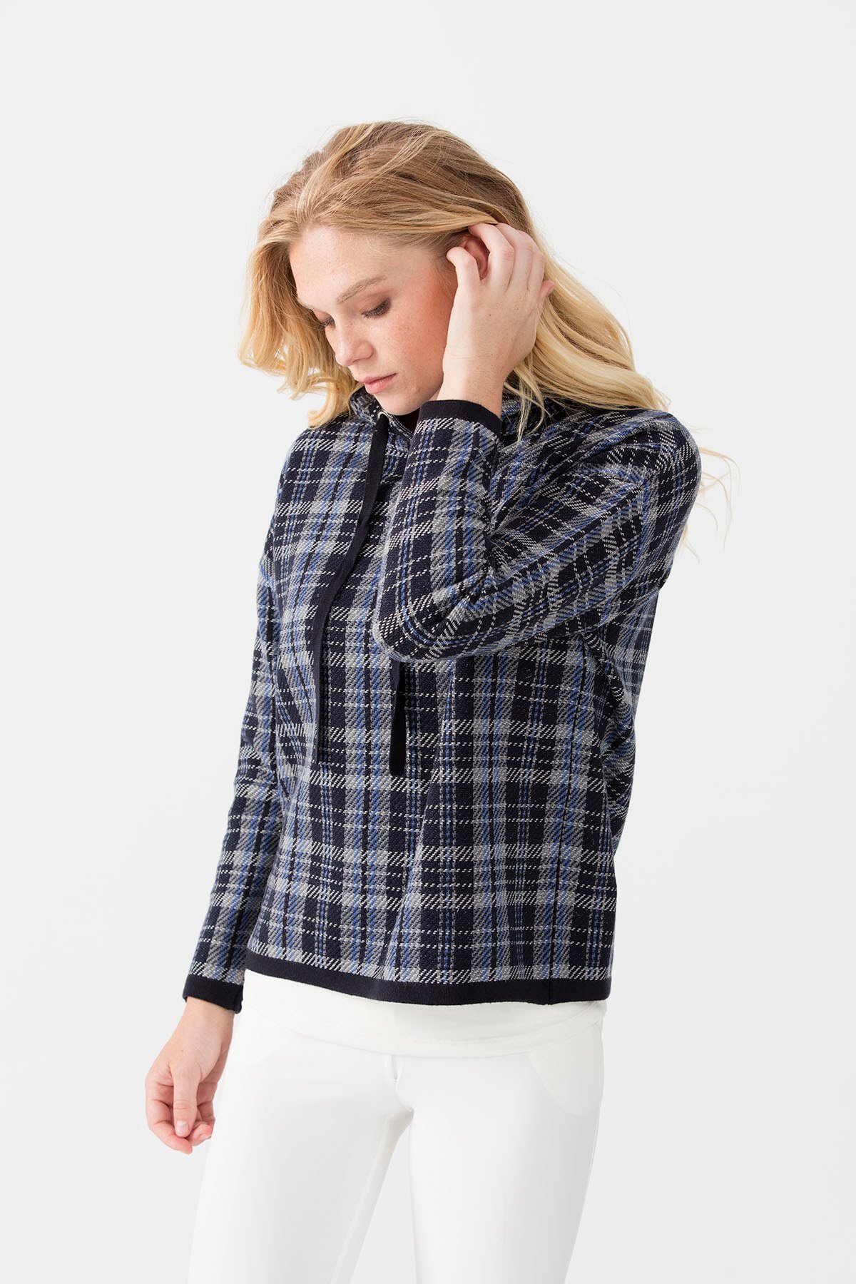 22103Женский короткий свитер в клетку с капюшоном, синий