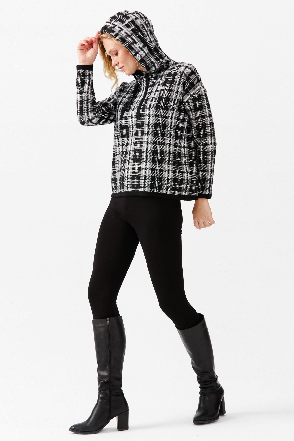 22103Женский короткий свитер в клетку с капюшоном, черный