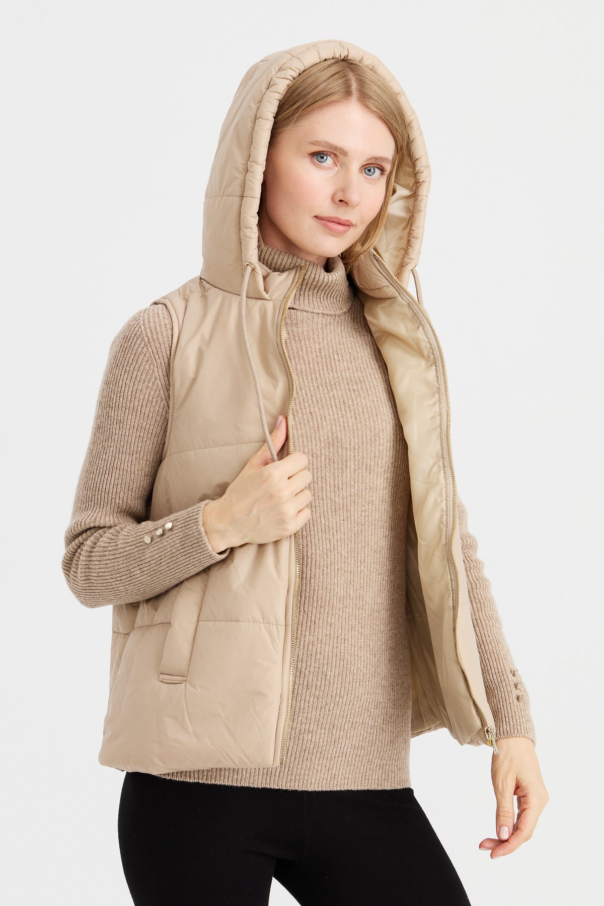 23409Kadın Kapüşonlu Kısa Kapitone Yelek Ekru