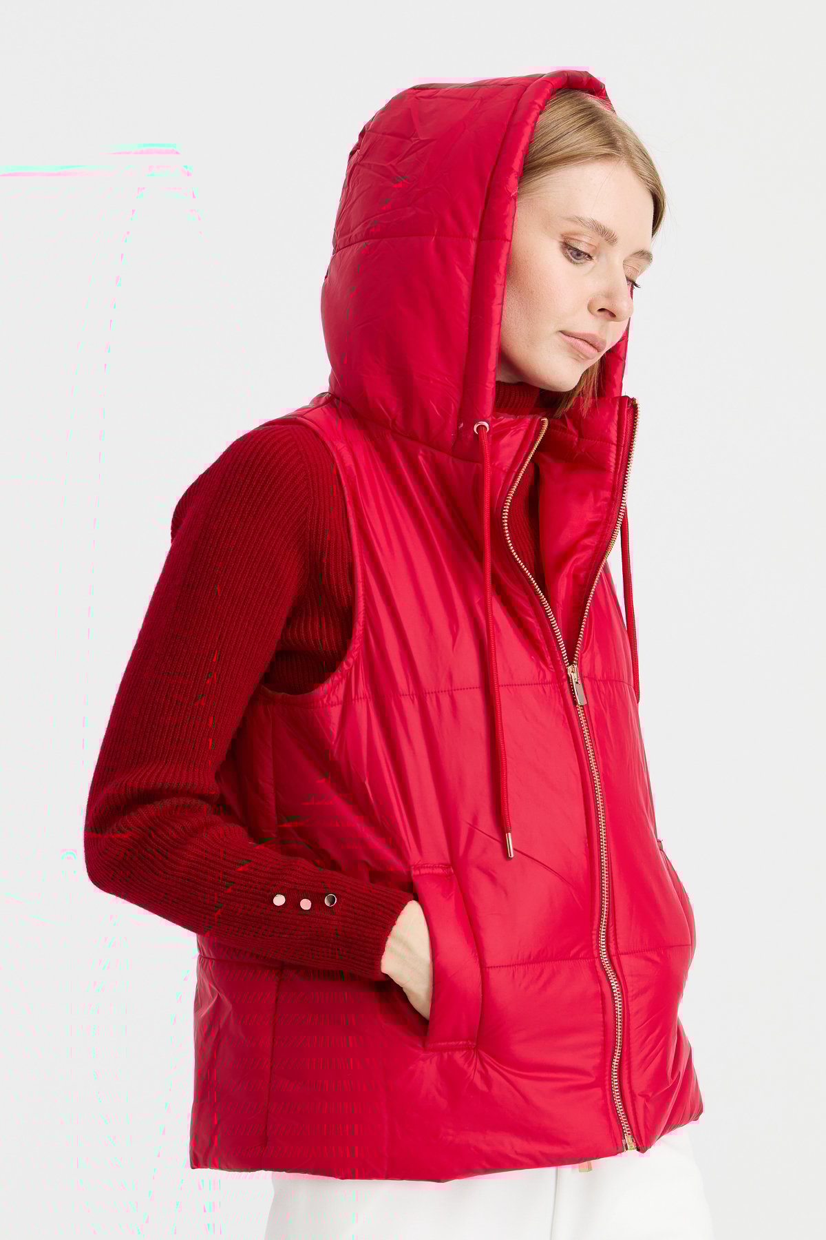 23409Kadın Kapüşonlu Kısa Kapitone Yelek Kırmızı