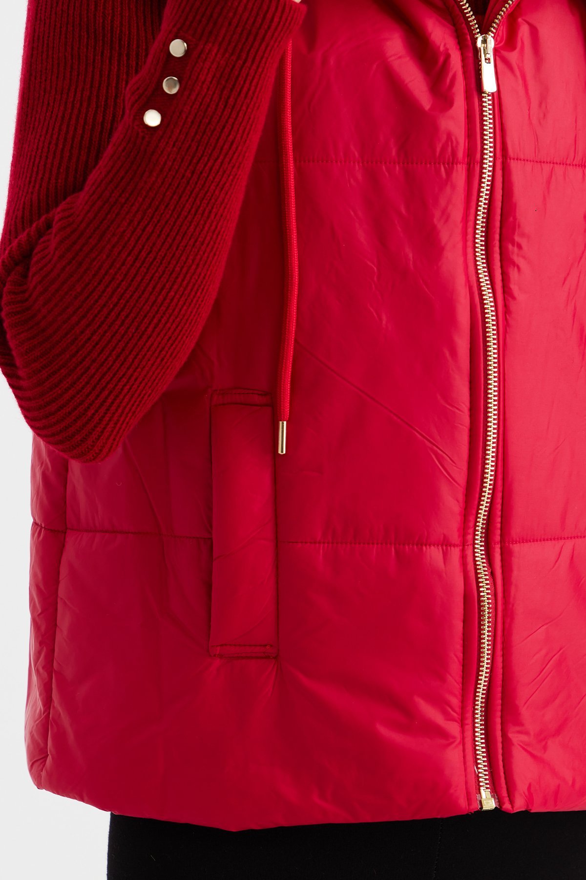 23409Kadın Kapüşonlu Kısa Kapitone Yelek Kırmızı