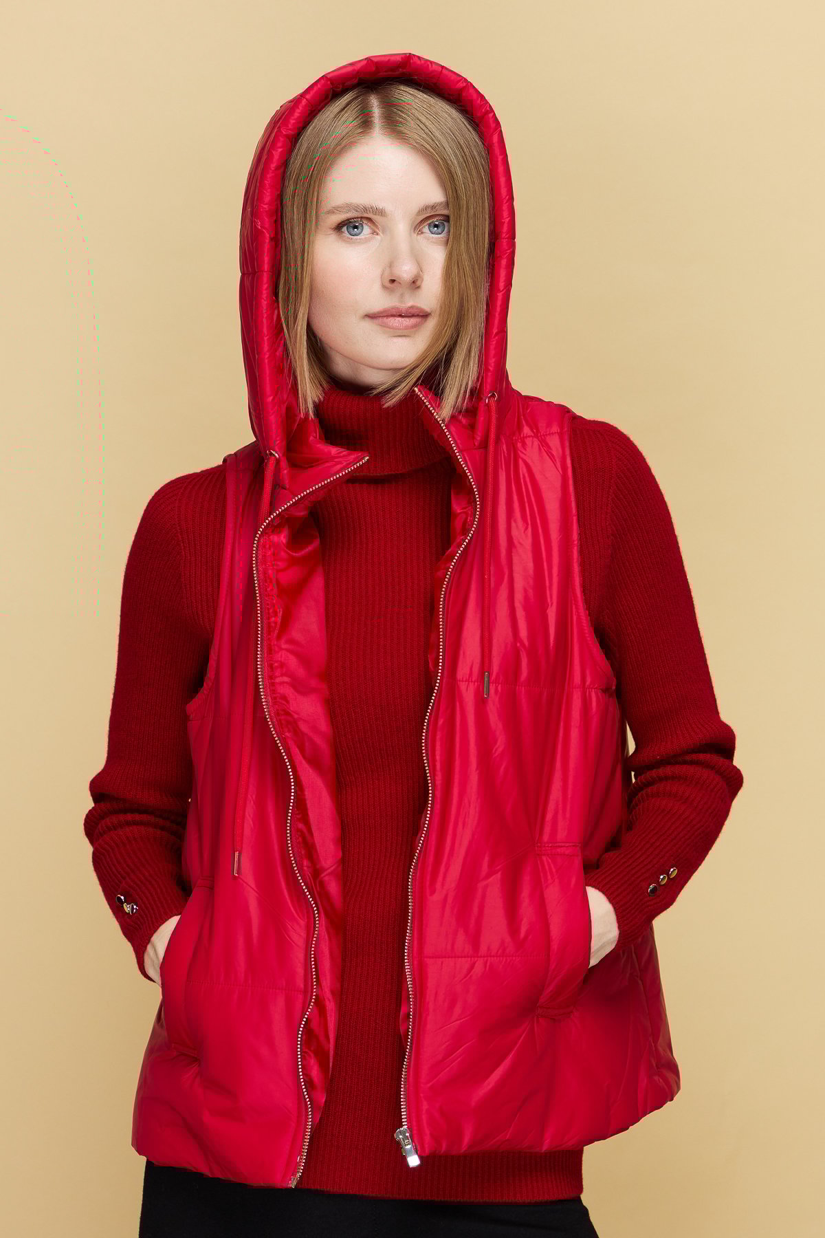 23409Kadın Kapüşonlu Kısa Kapitone Yelek Kırmızı