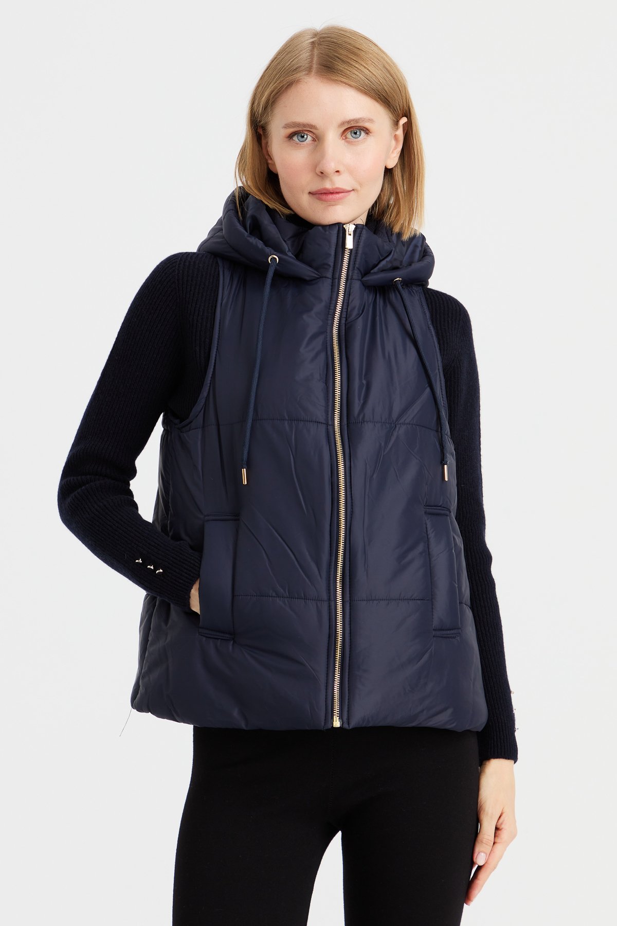 23409Kadın Kapüşonlu Kısa Kapitone Yelek Lacivert