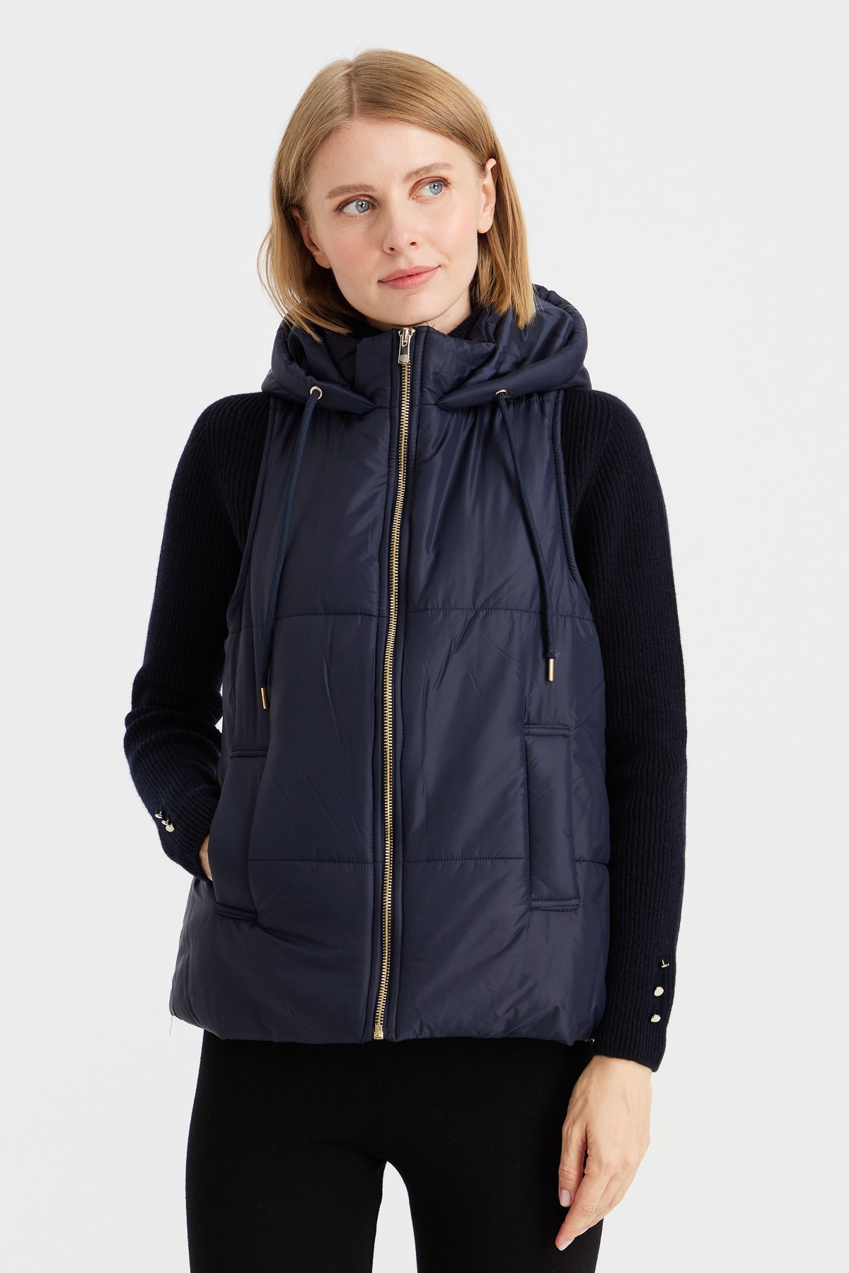 23409Kadın Kapüşonlu Kısa Kapitone Yelek Lacivert