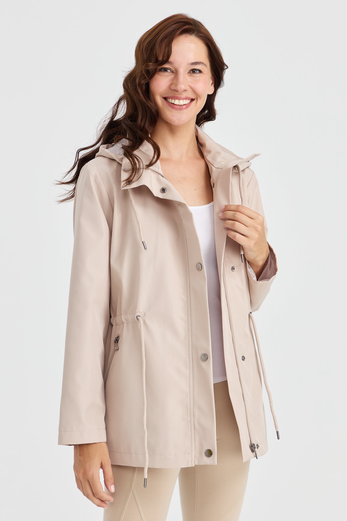 23407Kadın Kapüşonlu Kısa Trençkot Bej