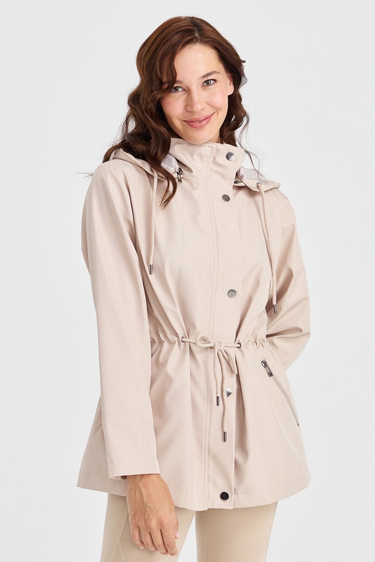 23407Kadın Kapüşonlu Kısa Trençkot Bej