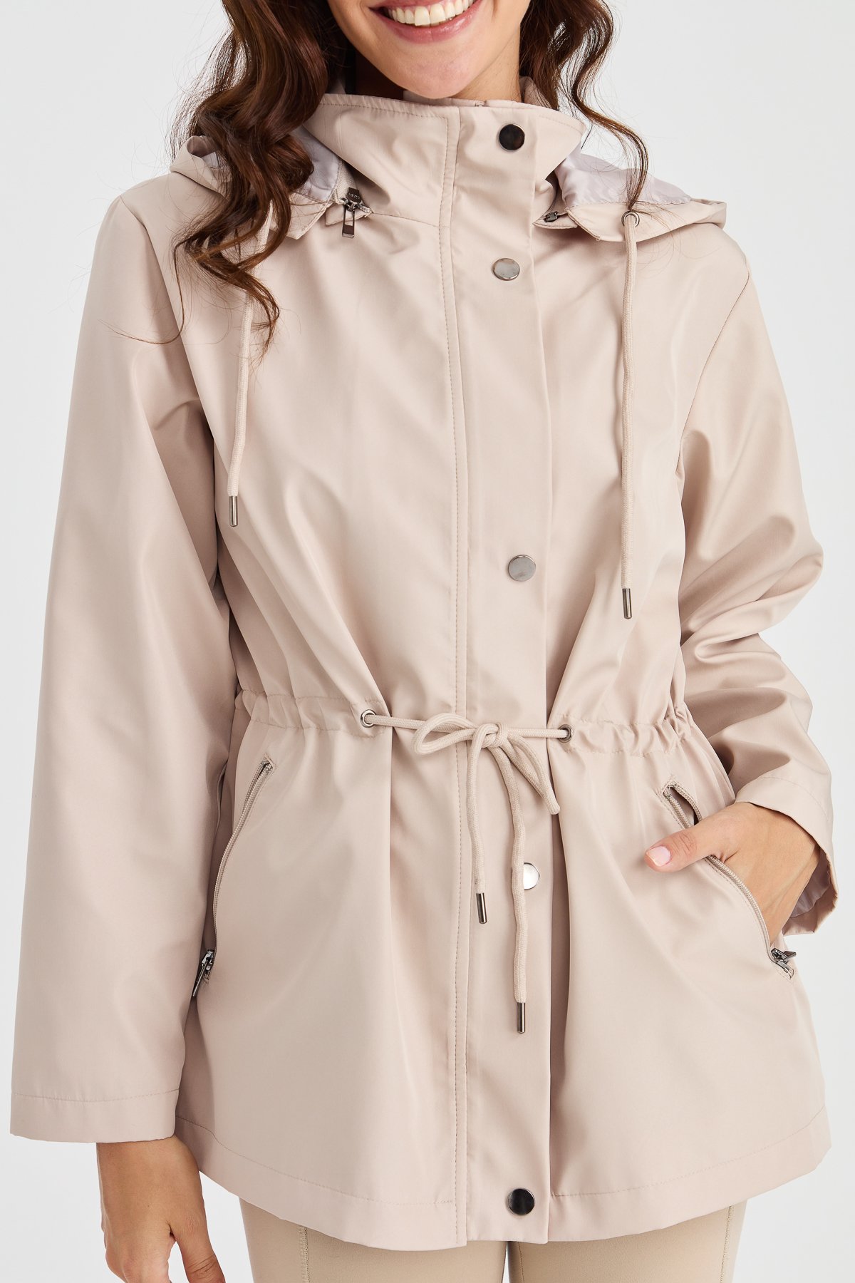 23407Kadın Kapüşonlu Kısa Trençkot Bej