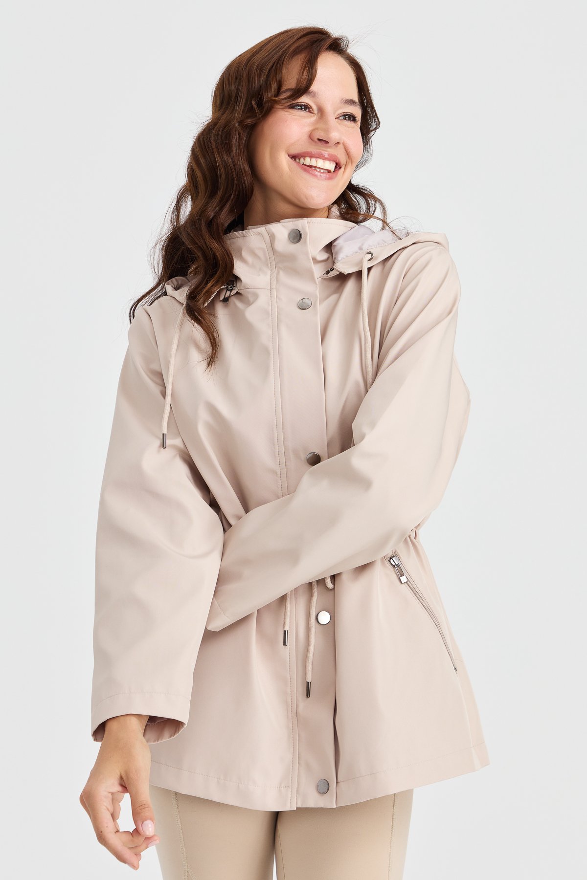 23407Kadın Kapüşonlu Kısa Trençkot Bej