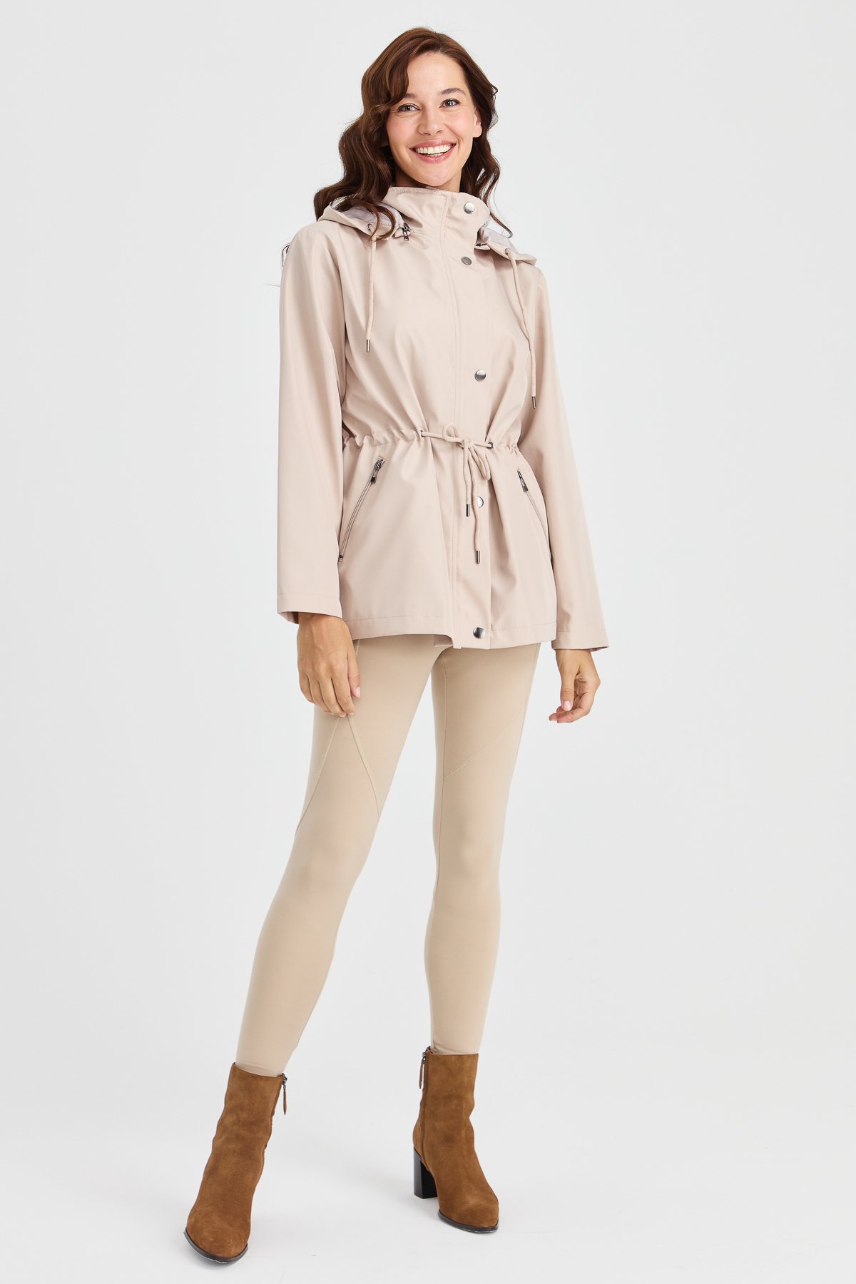 23407Kadın Kapüşonlu Kısa Trençkot Bej