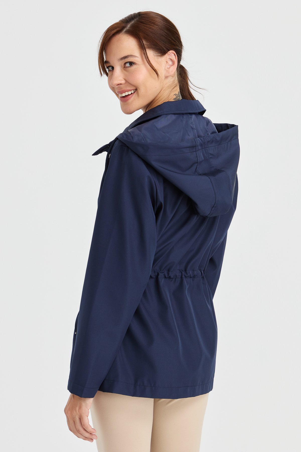 23407Kadın Kapüşonlu Kısa Trençkot Lacivert