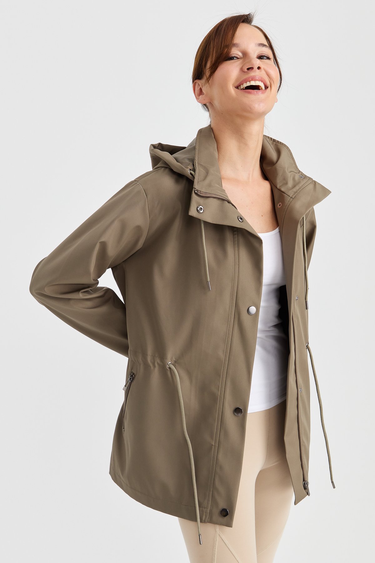 23407Kadın Kapüşonlu Kısa Trençkot Yeşil