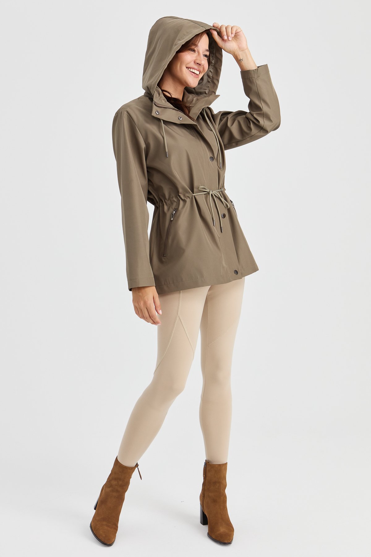 23407Kadın Kapüşonlu Kısa Trençkot Yeşil