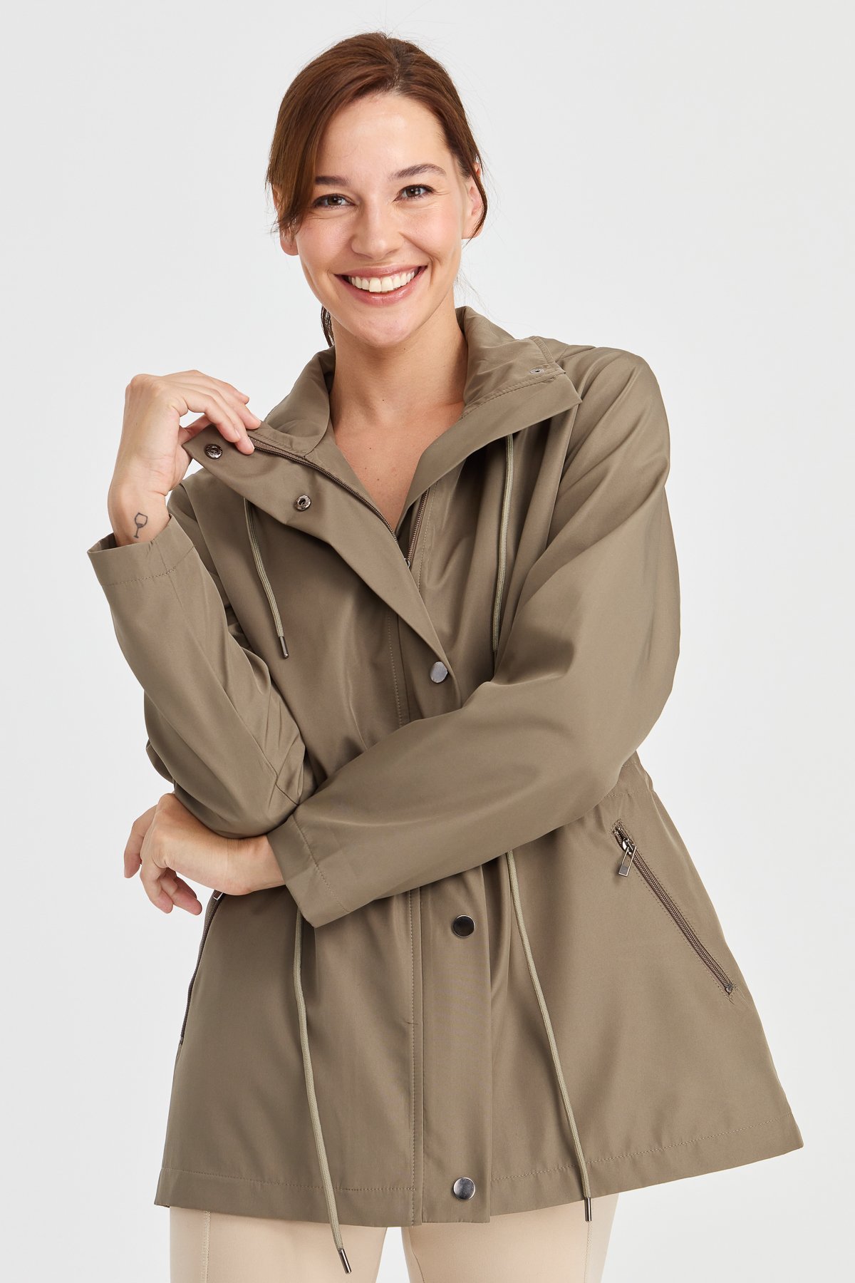 23407Kadın Kapüşonlu Kısa Trençkot Yeşil